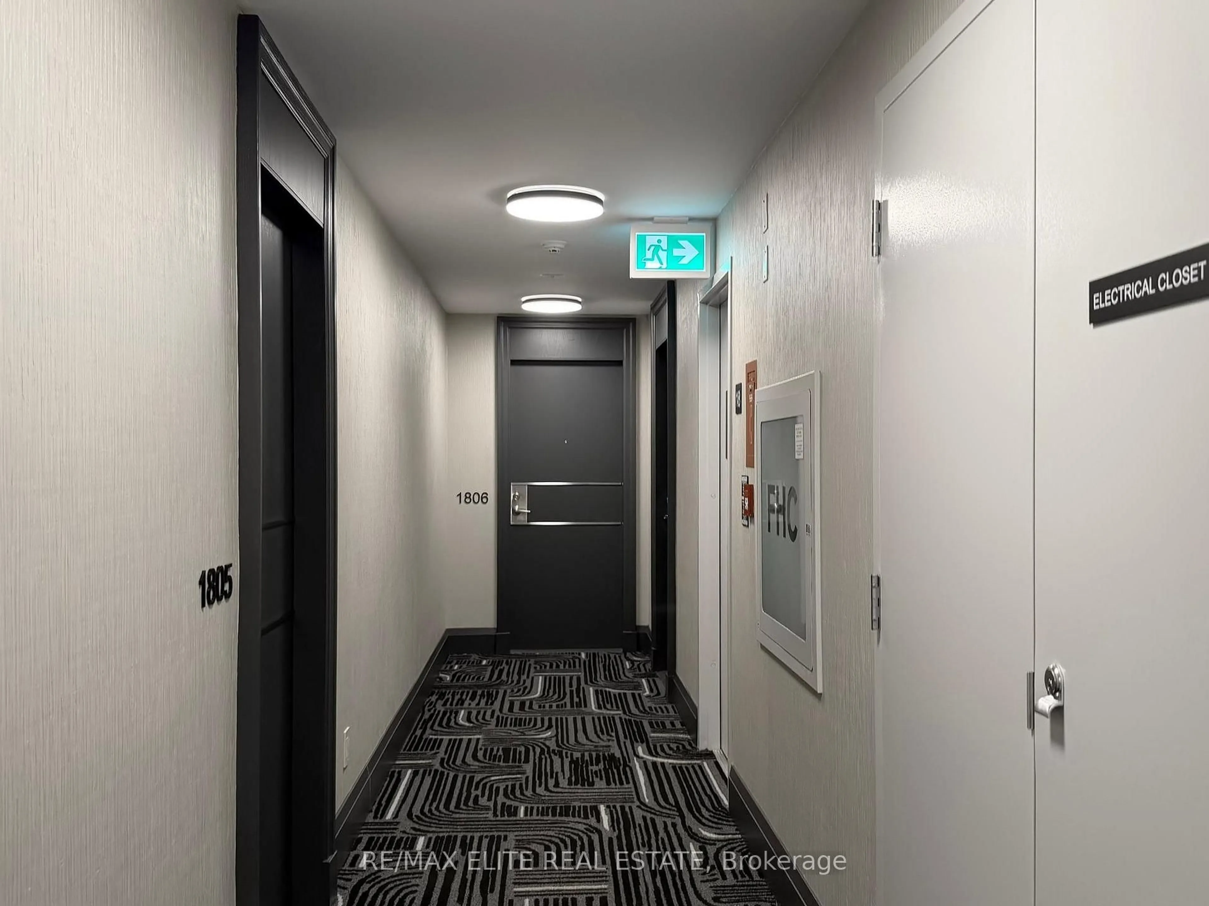 Indoor foyer for 30 Grand Trunk Cres #1806, Toronto Ontario M5J 3A4