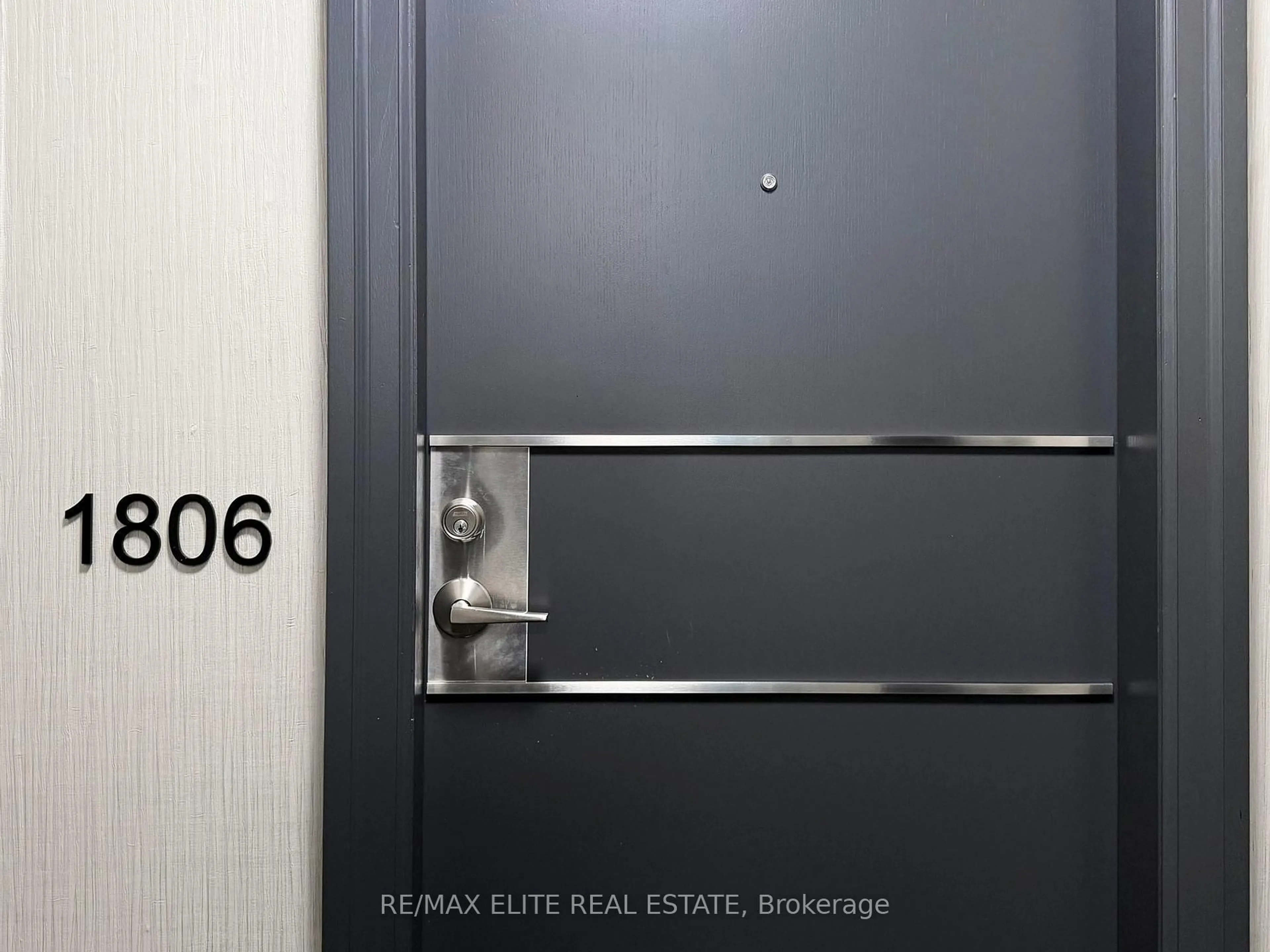 Unknown for 30 Grand Trunk Cres #1806, Toronto Ontario M5J 3A4