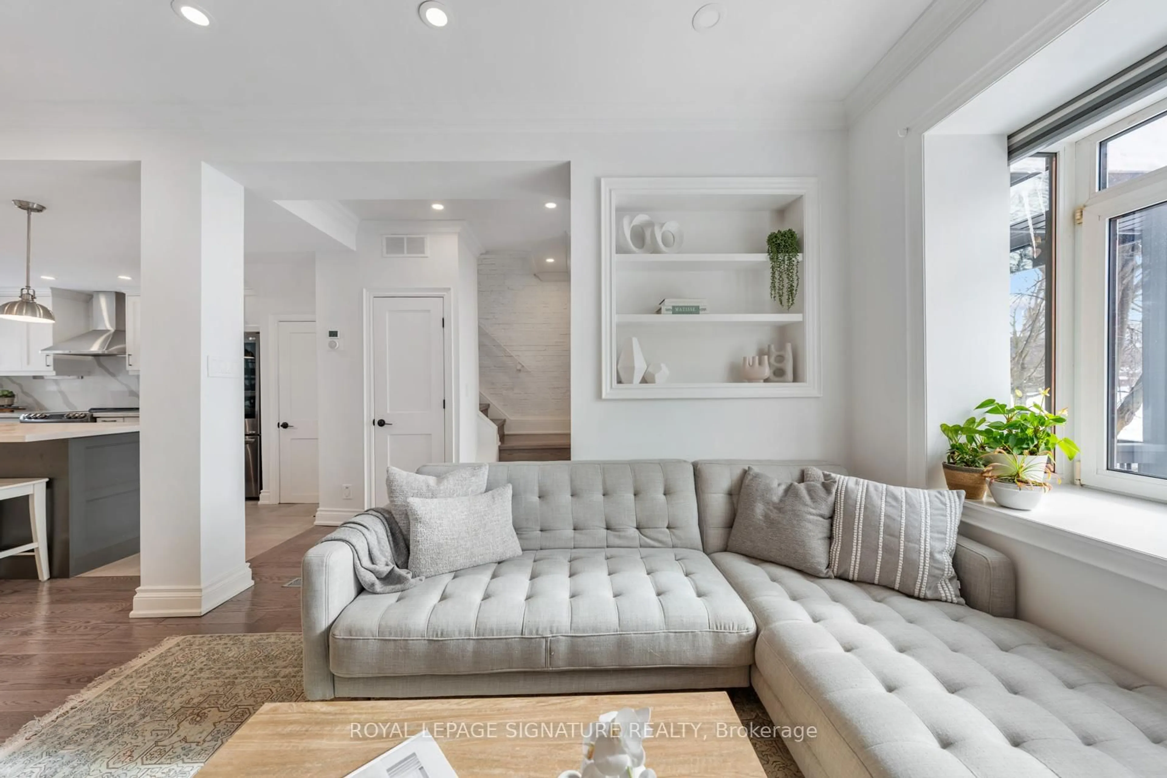 Living room with furniture, unknown for 238 Roselawn Ave, Toronto Ontario M4R 1E9