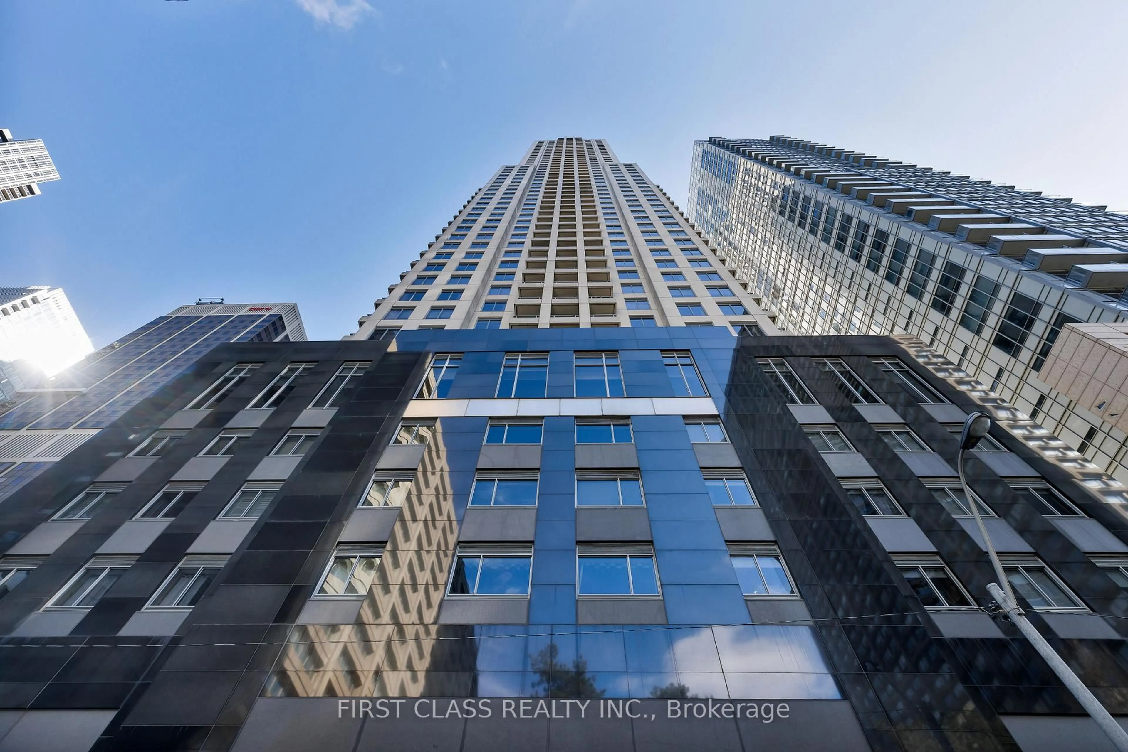 A pic from outside/outdoor area/front of a property/back of a property/a pic from drone, building for 35 Balmuto St #2208, Toronto Ontario M4Y 0A3
