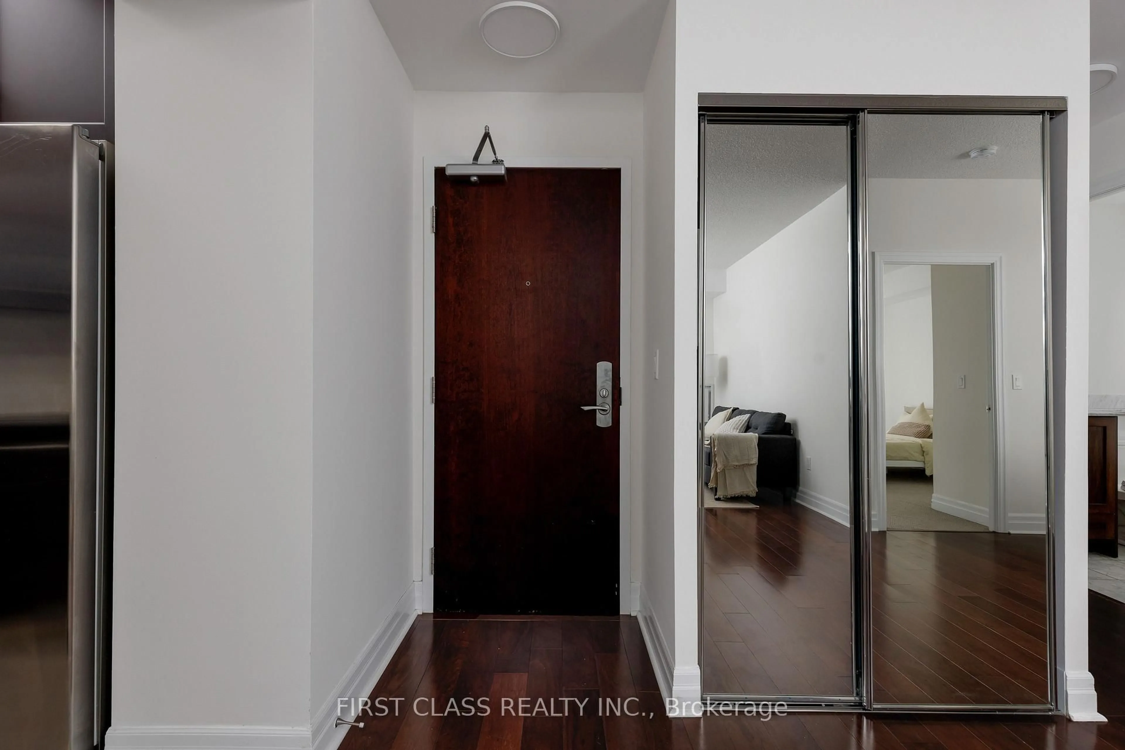Indoor entryway for 35 Balmuto St #2208, Toronto Ontario M4Y 0A3