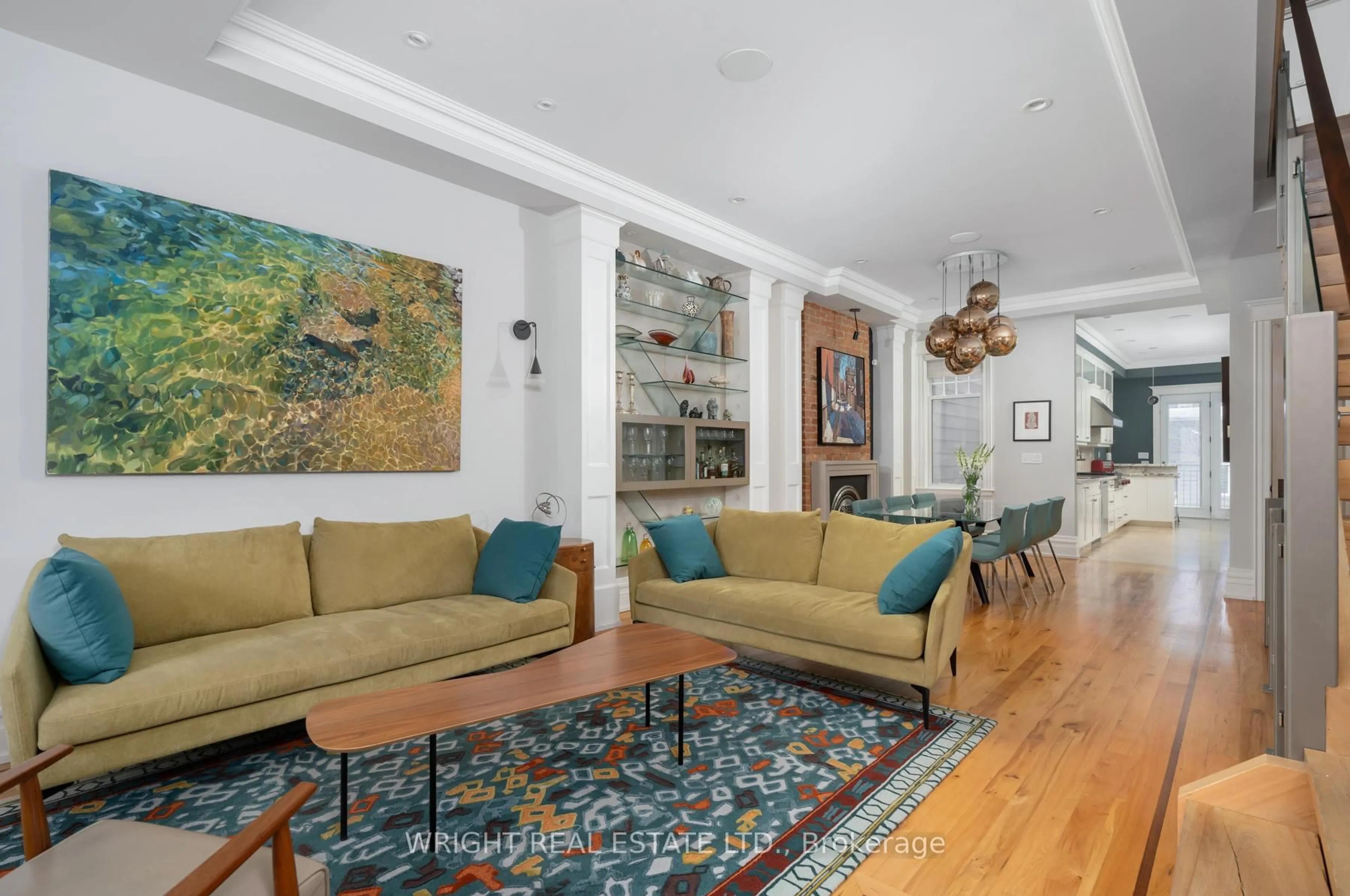 Living room with furniture, unknown for 266 Brunswick Ave, Toronto Ontario M5S 2M7