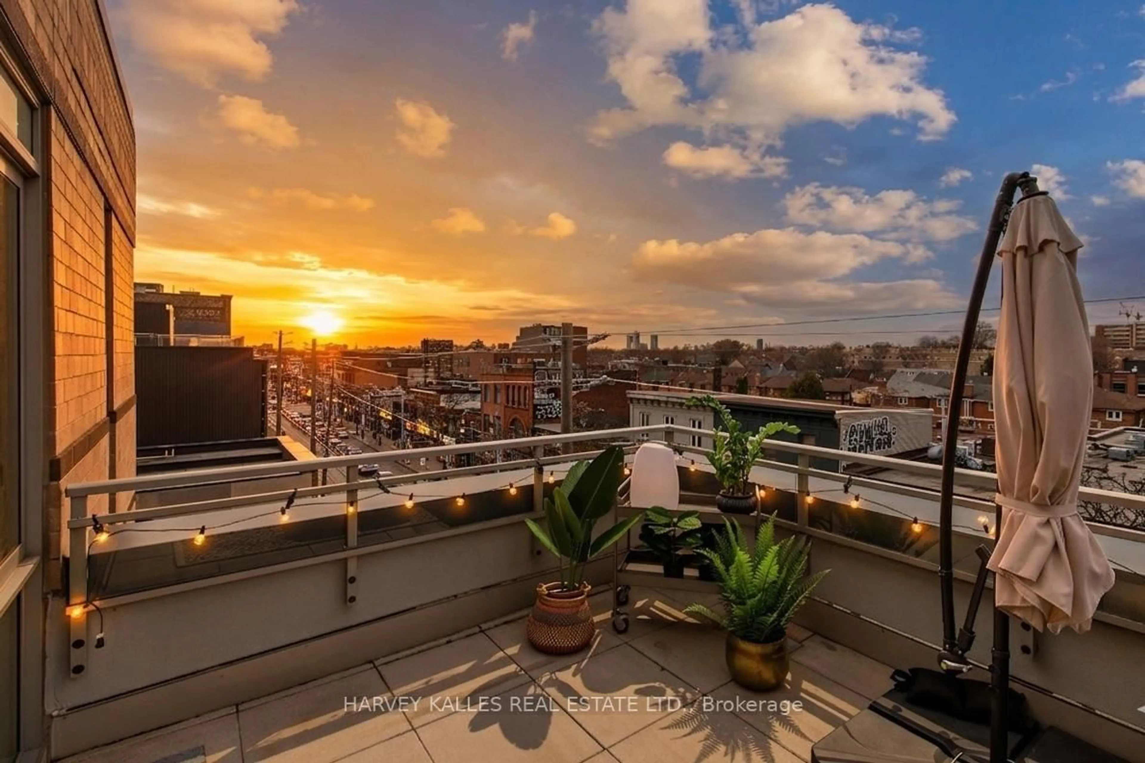 Balcony in the apartment, city buildings view from balcony for 156 Portland St #301, Toronto Ontario M5V 0G1
