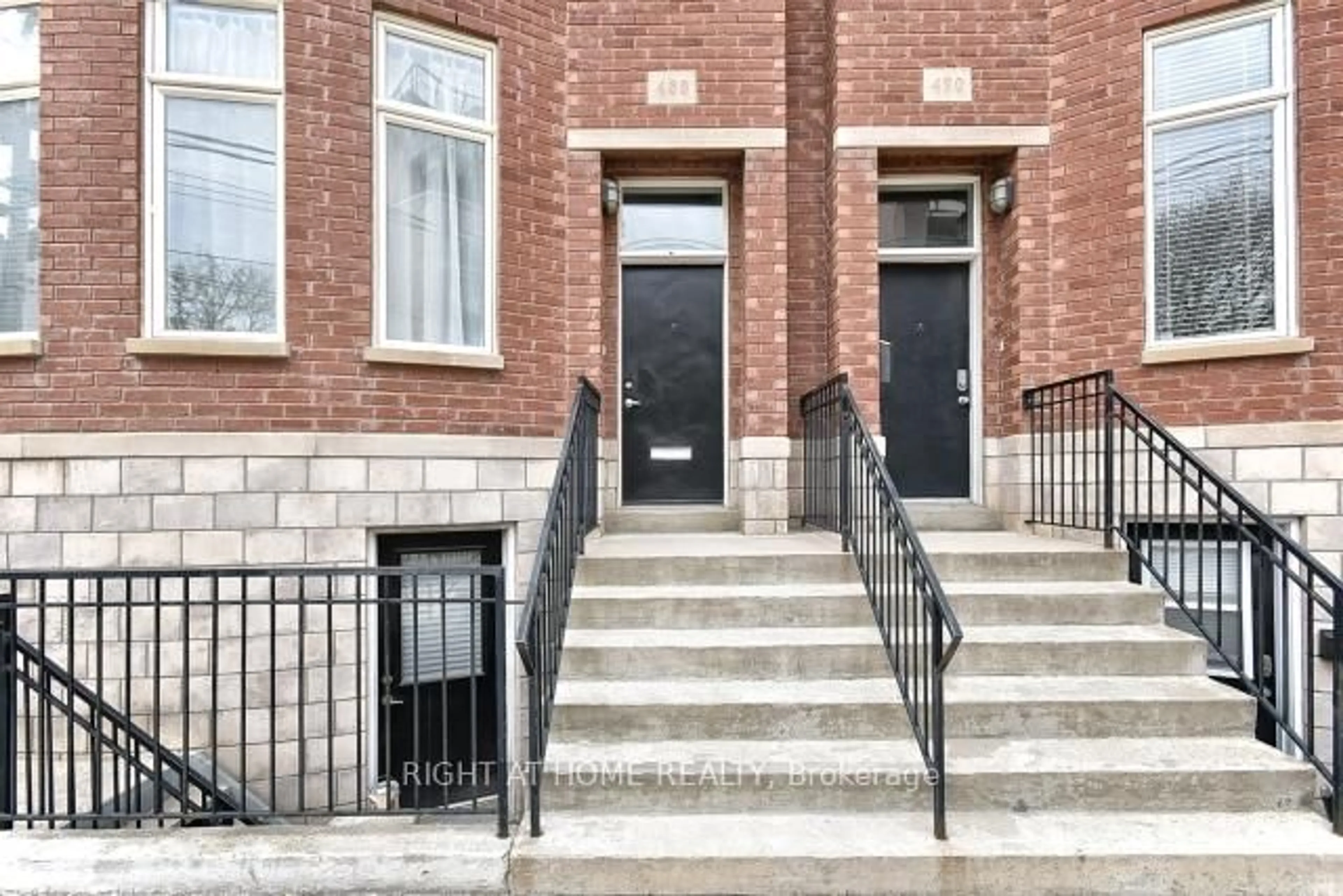 Unknown for 488 King St, Toronto Ontario M5A 1L8