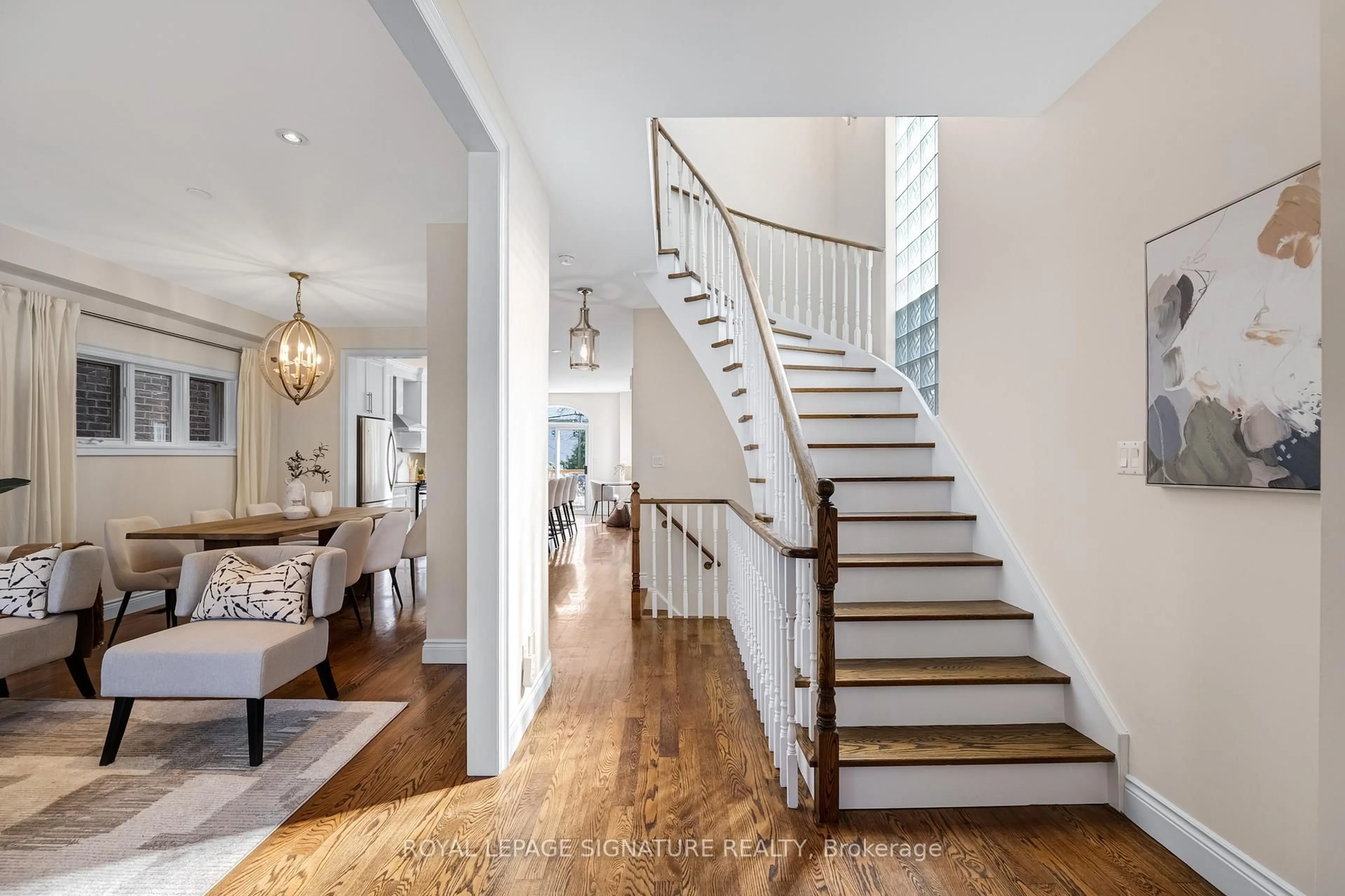 Unknown for 343 Sutherland Dr, Toronto Ontario M4G 1J7