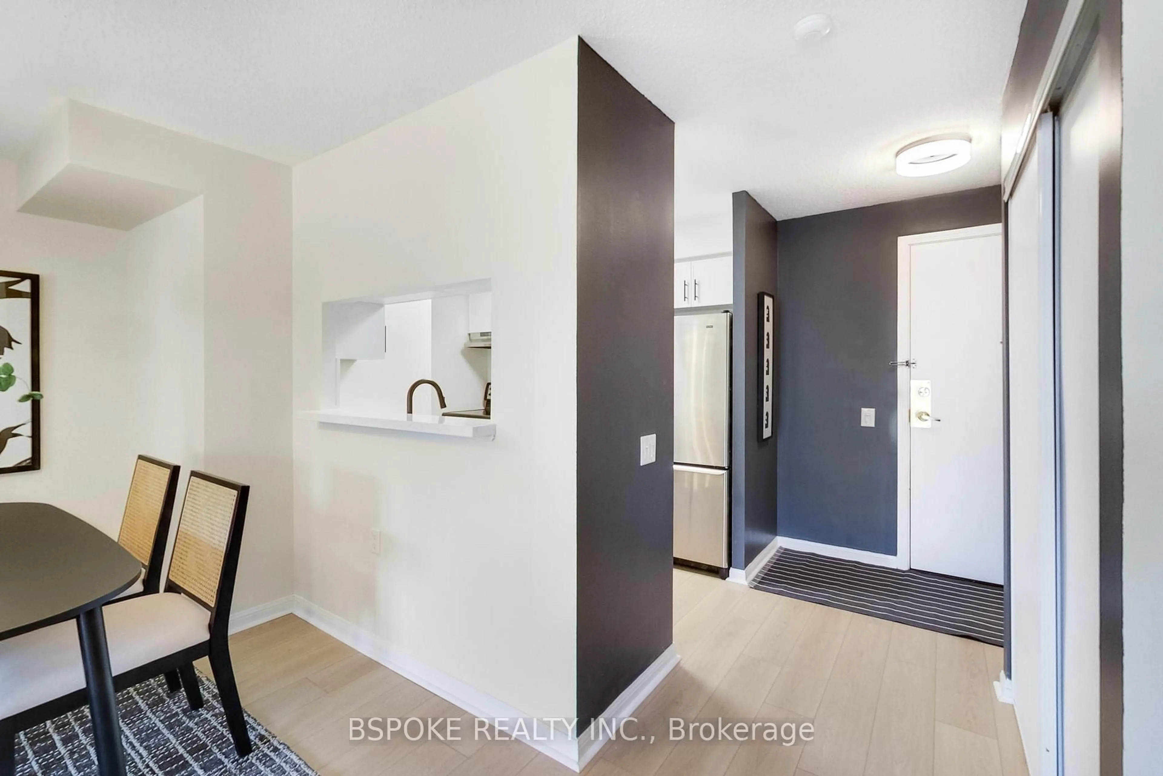 Indoor entryway for 650 Lawrence Ave #509, Toronto Ontario M6A 3E8