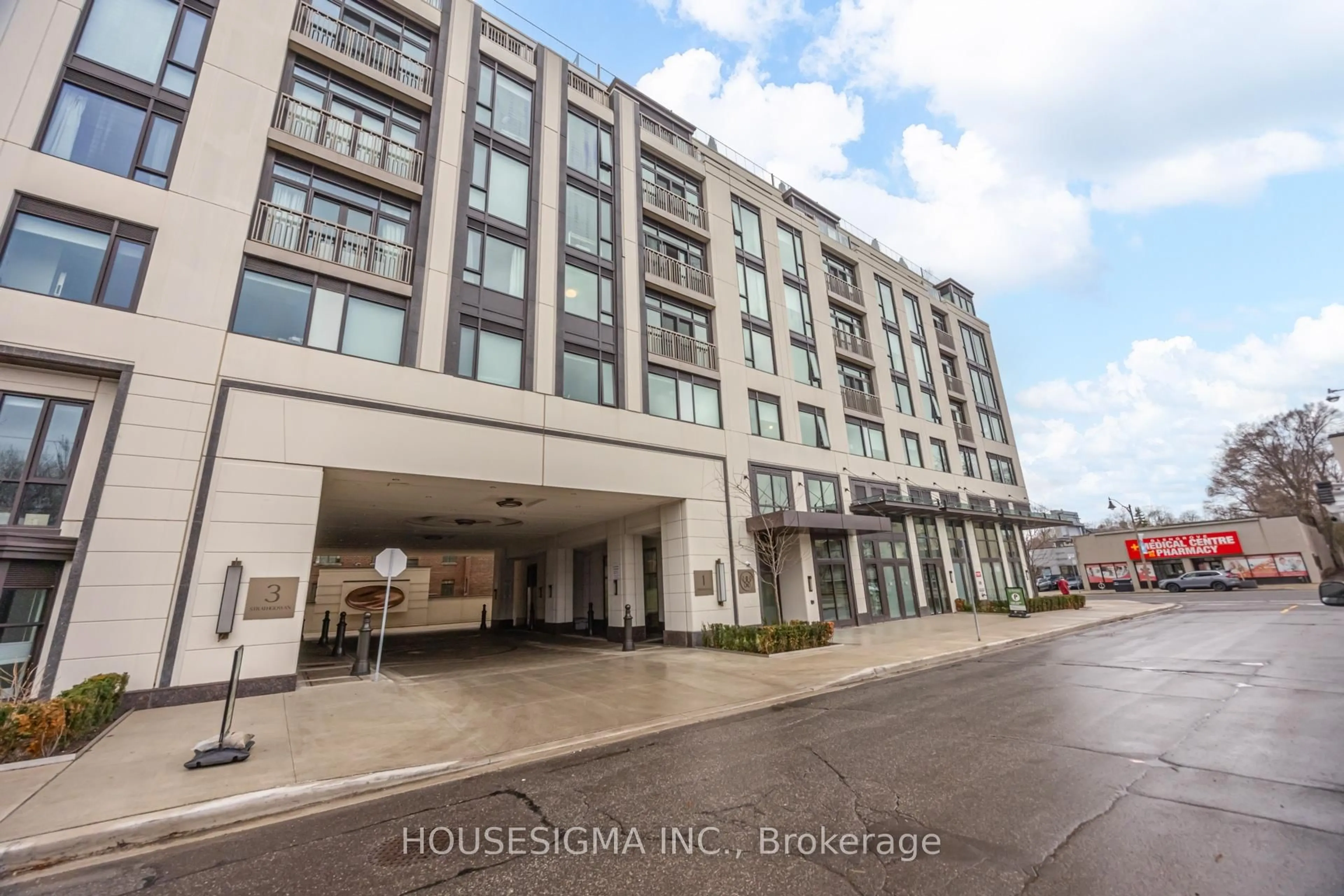 Indoor foyer for 1 Strathgowan Ave #406, Toronto Ontario M4N 0B3