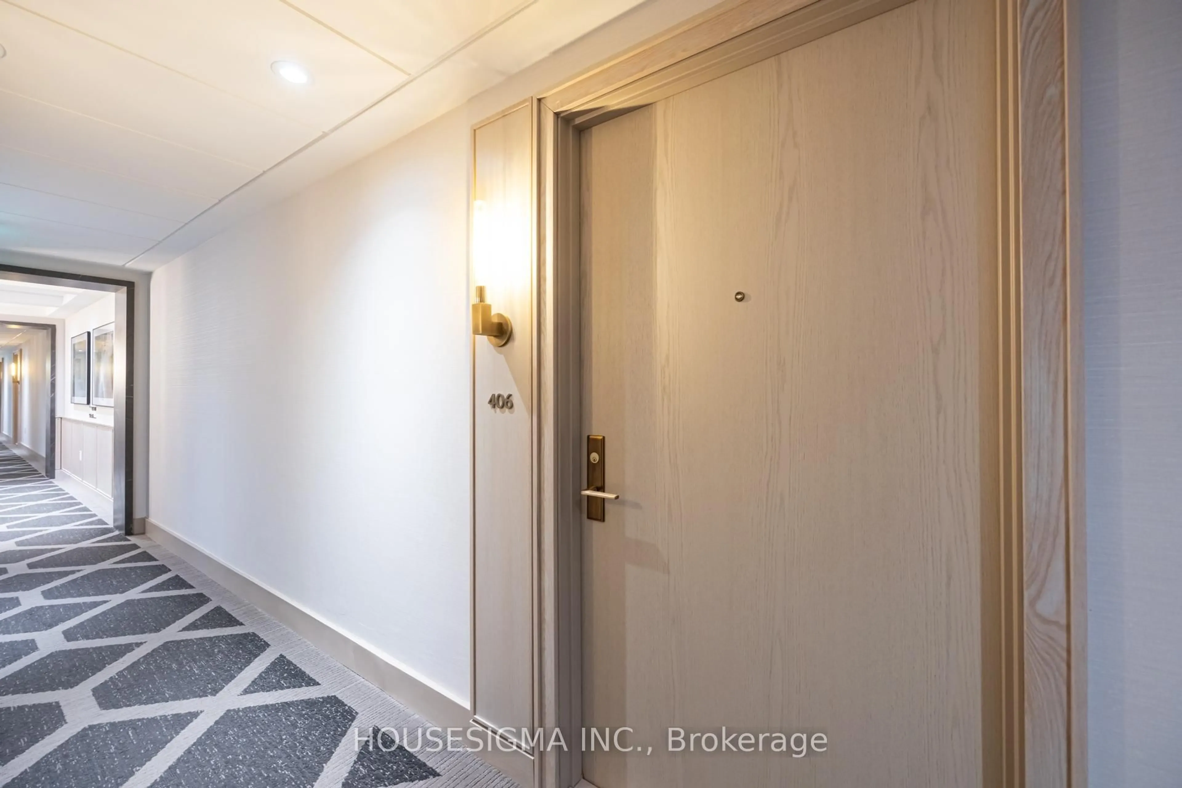 Unknown for 1 Strathgowan Ave #406, Toronto Ontario M4N 0B3