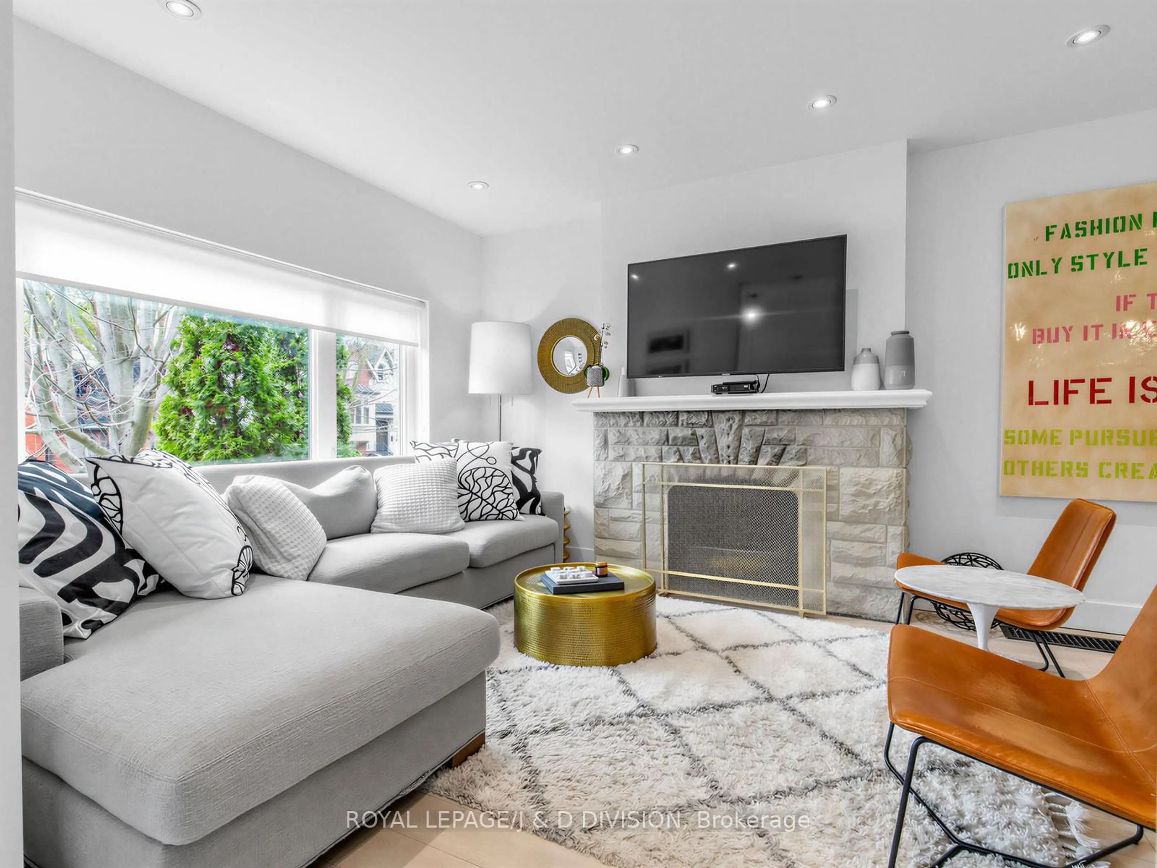 Living room with furniture, unknown for 23 Latimer Ave, Toronto Ontario M5N 2M1