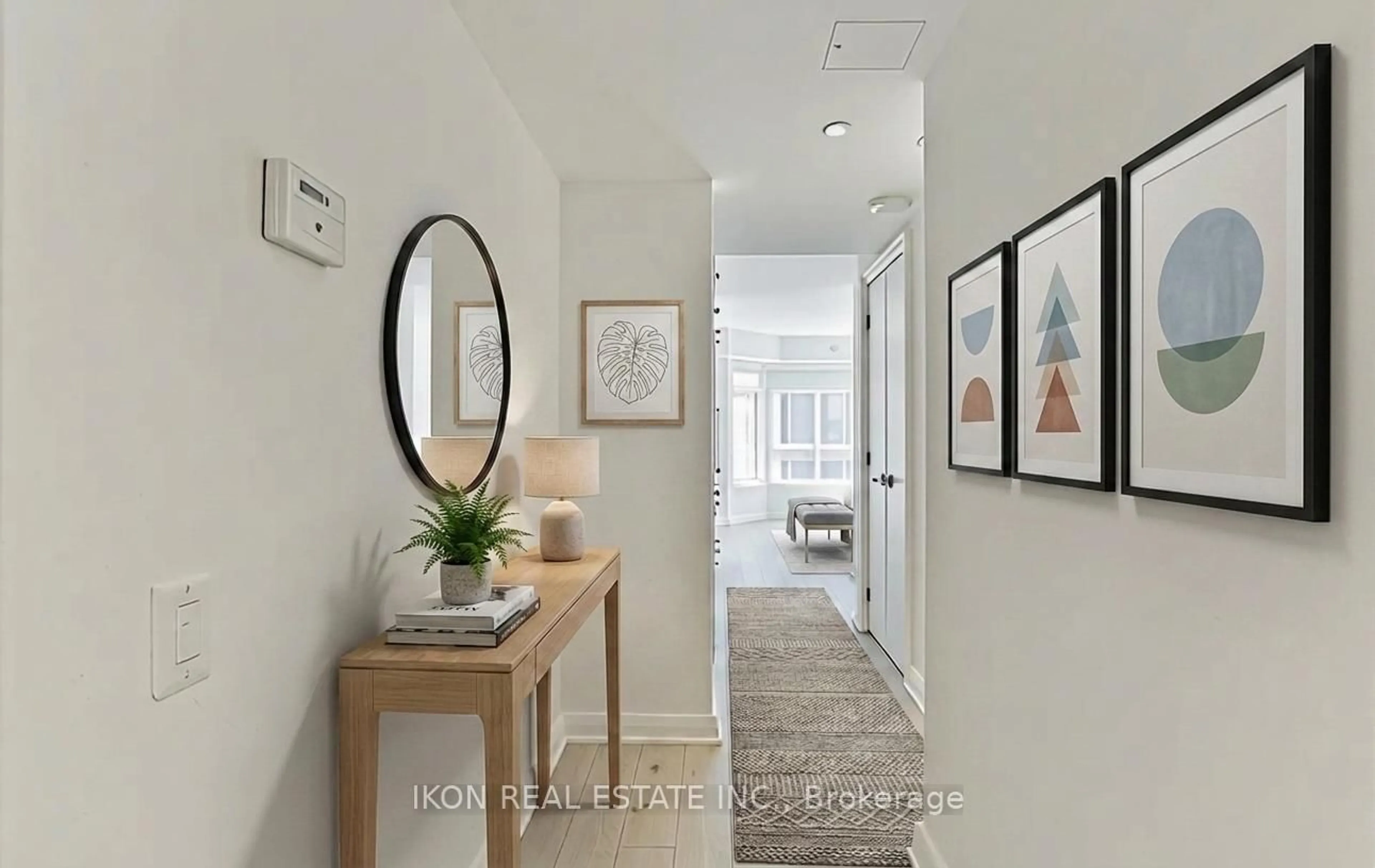 Indoor entryway for 155 Yorkville Ave #1013, Toronto Ontario M5R 0B4