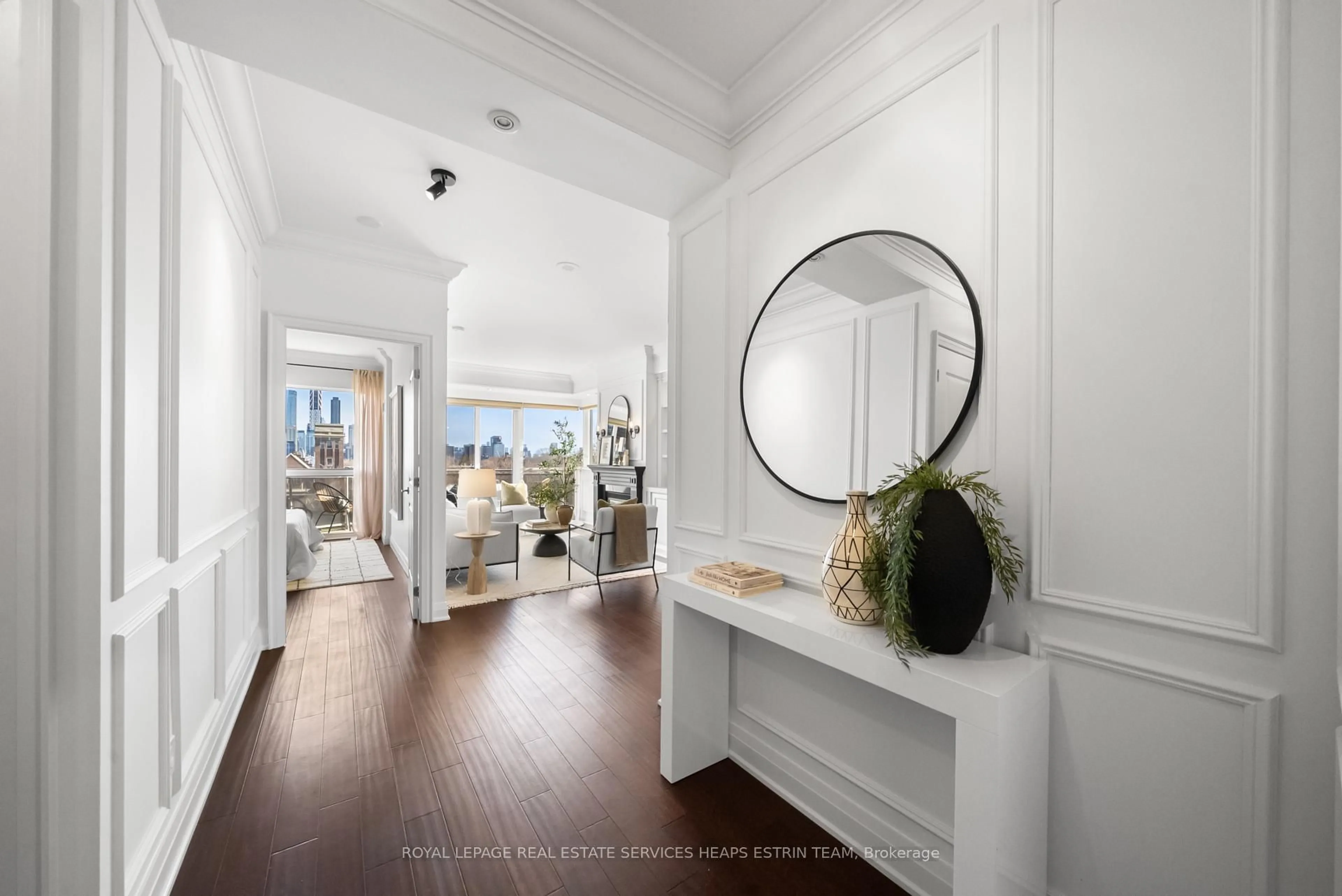 Indoor entryway for 1430 Yonge St #509, Toronto Ontario M4T 1Y6