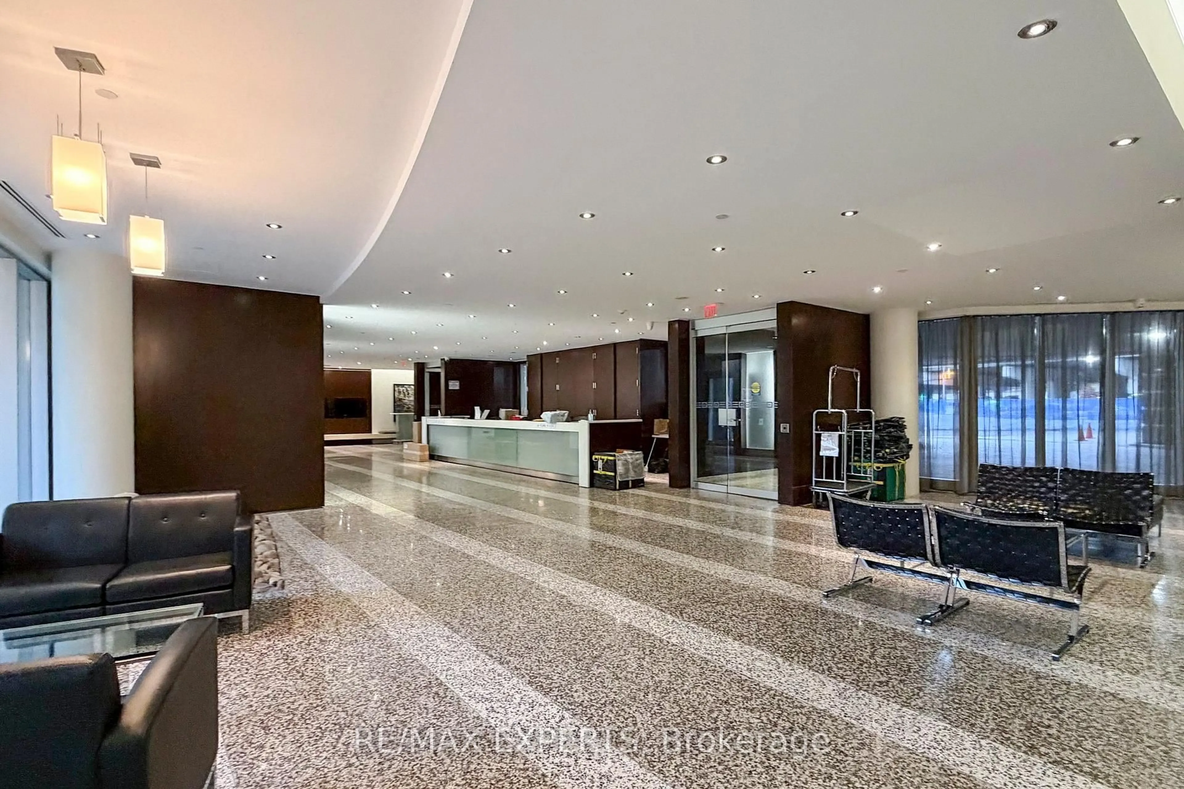Lobby for 8 York St #2905, Toronto Ontario M5J 2Y2