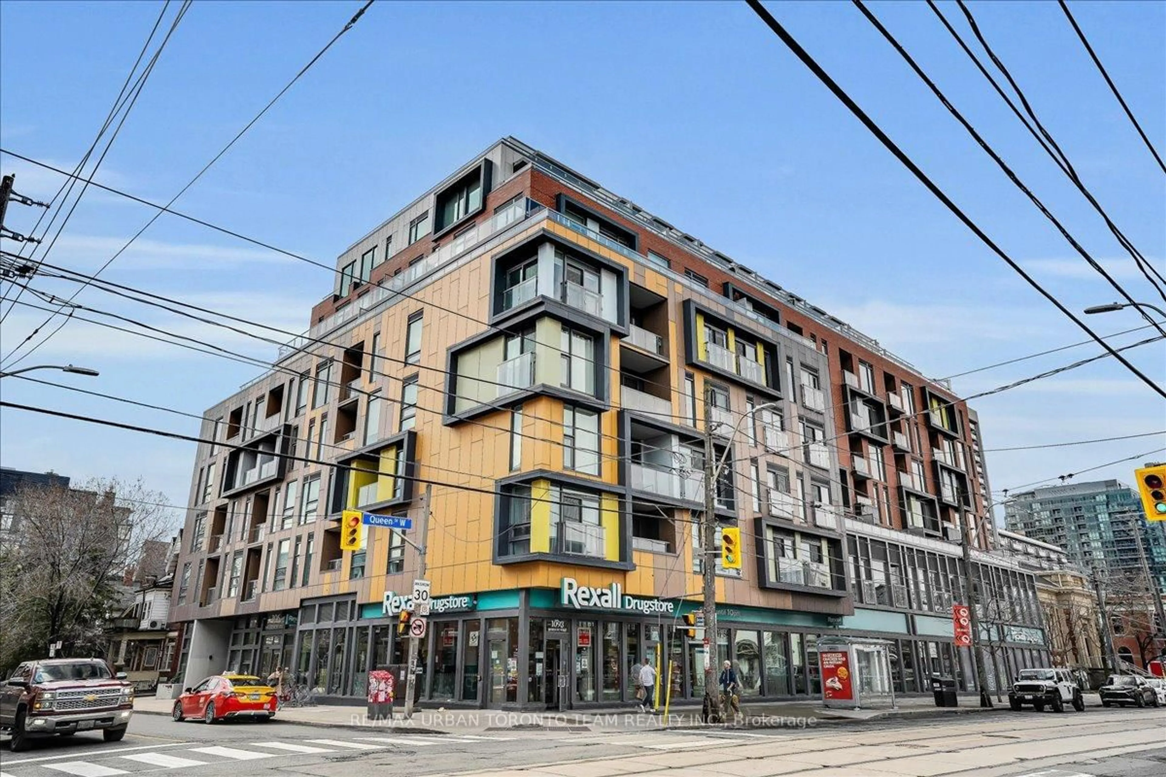 Patio, building for 106 Dovercourt Rd #511, Toronto Ontario M6J 0G4