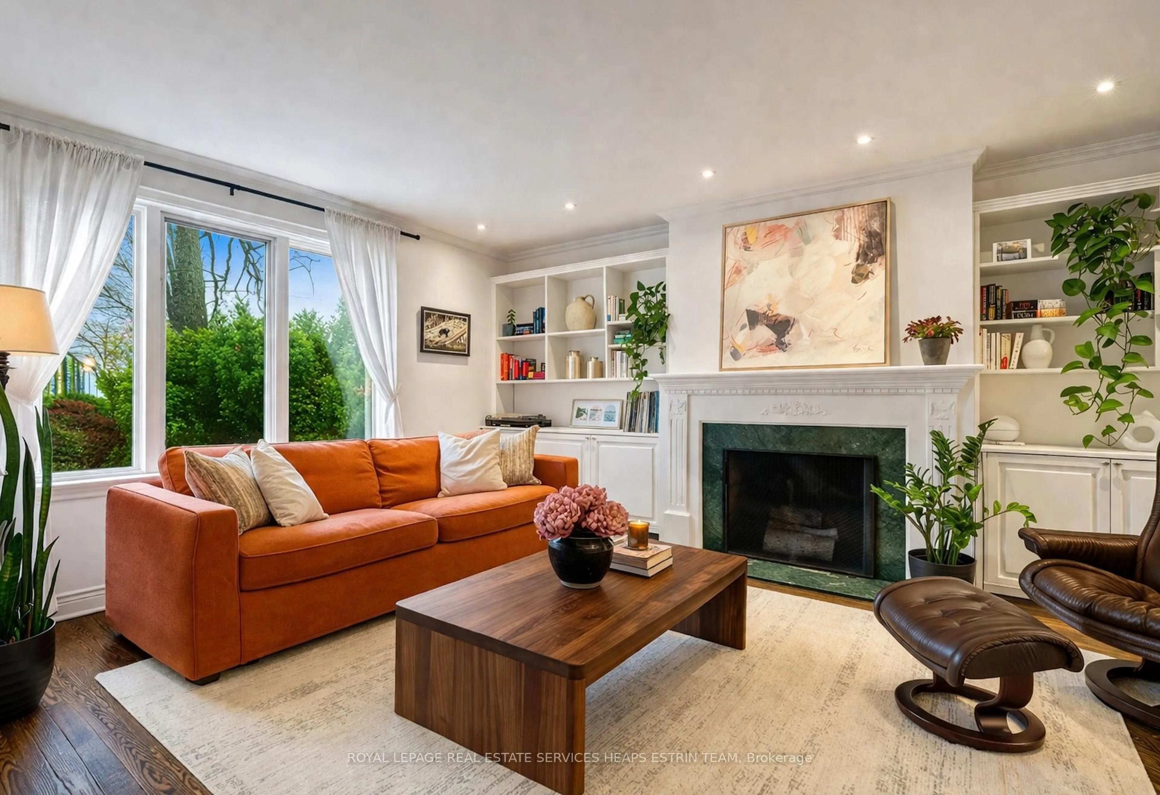 Living room with furniture, unknown for 180 Moore Ave, Toronto Ontario M4T 1V8