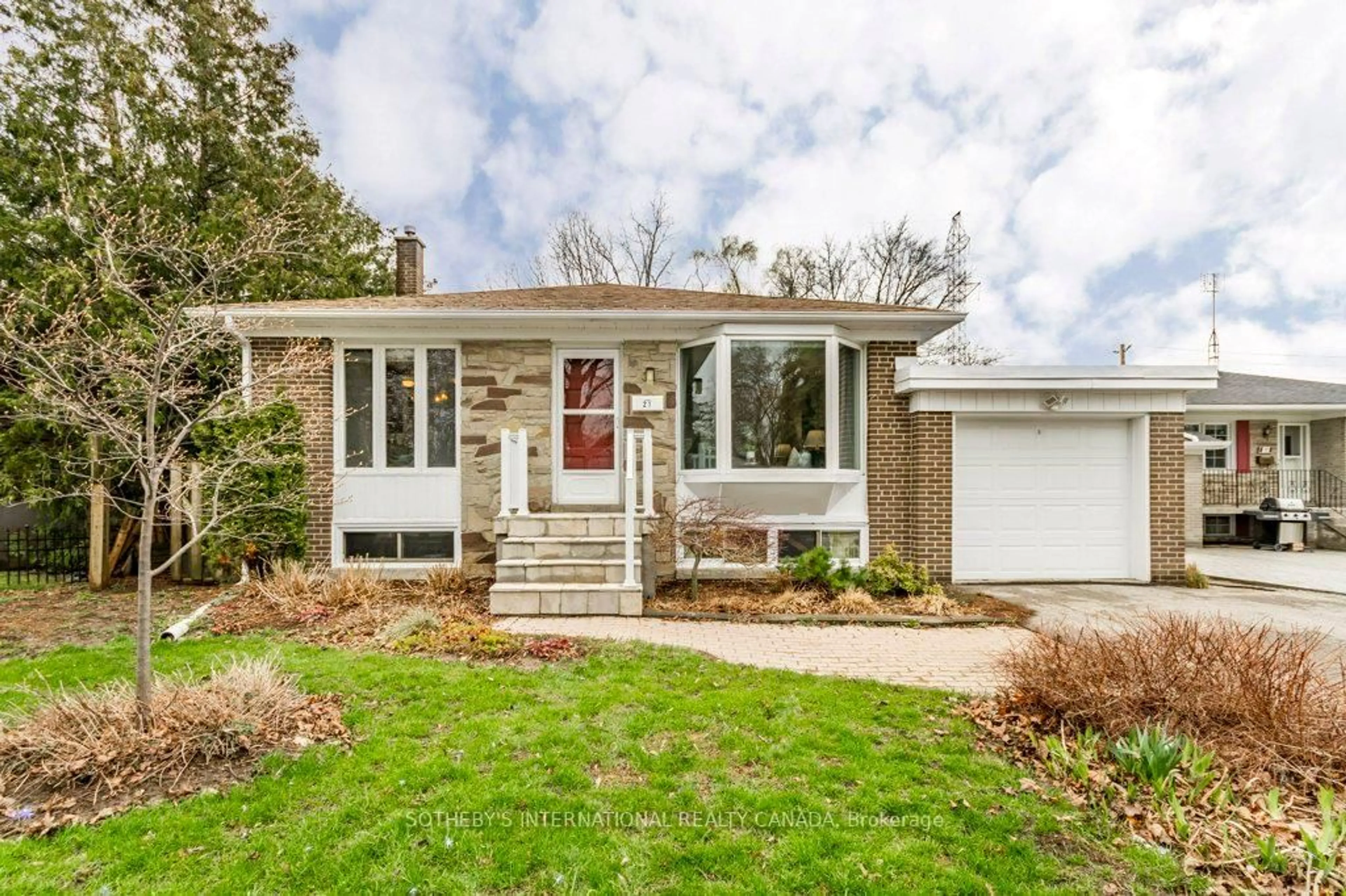 Home with brick exterior material, street for 21 Summerside Cres, Toronto Ontario M2H 1W9