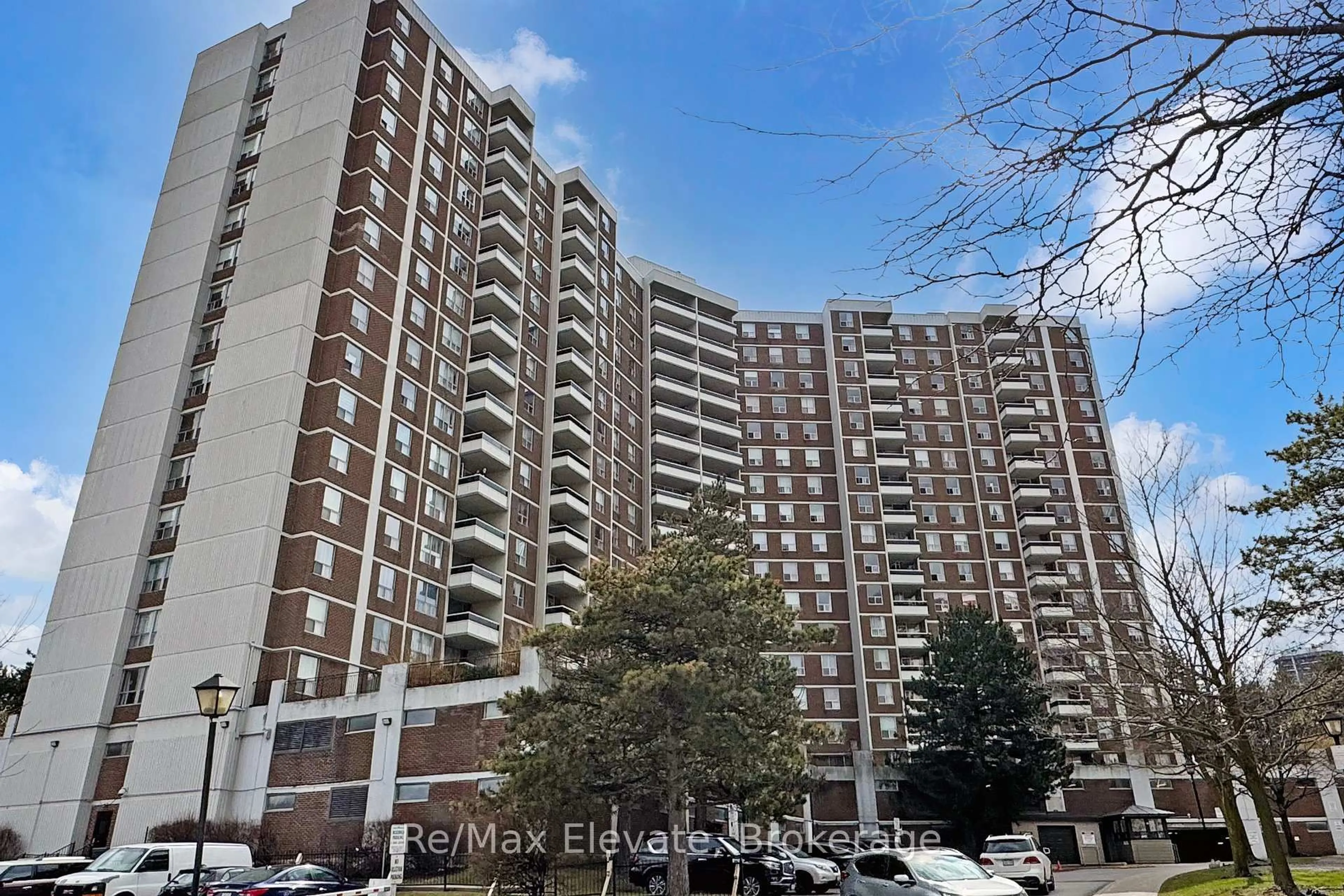 Unknown for 5 Shady Gfwy #406, Toronto Ontario M3C 3A5