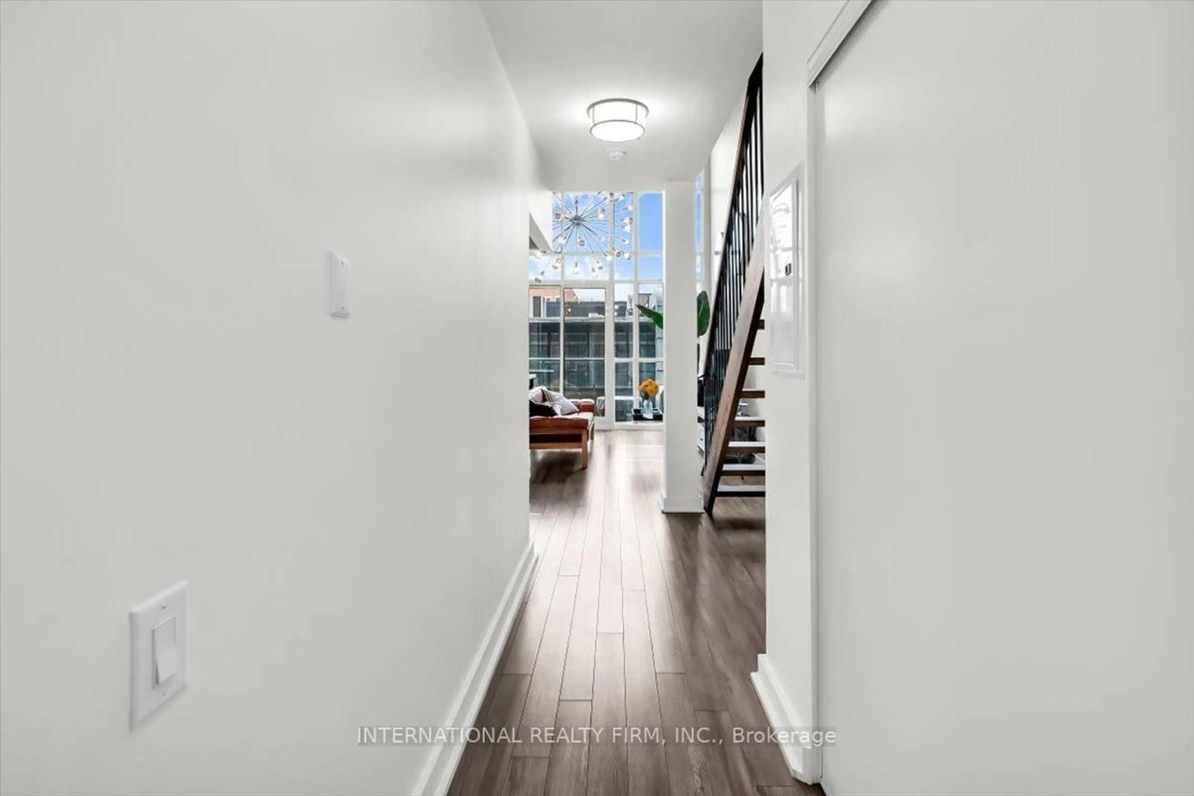 Indoor entryway for 5 Hanna Ave #318, Toronto Ontario M6K 1W8