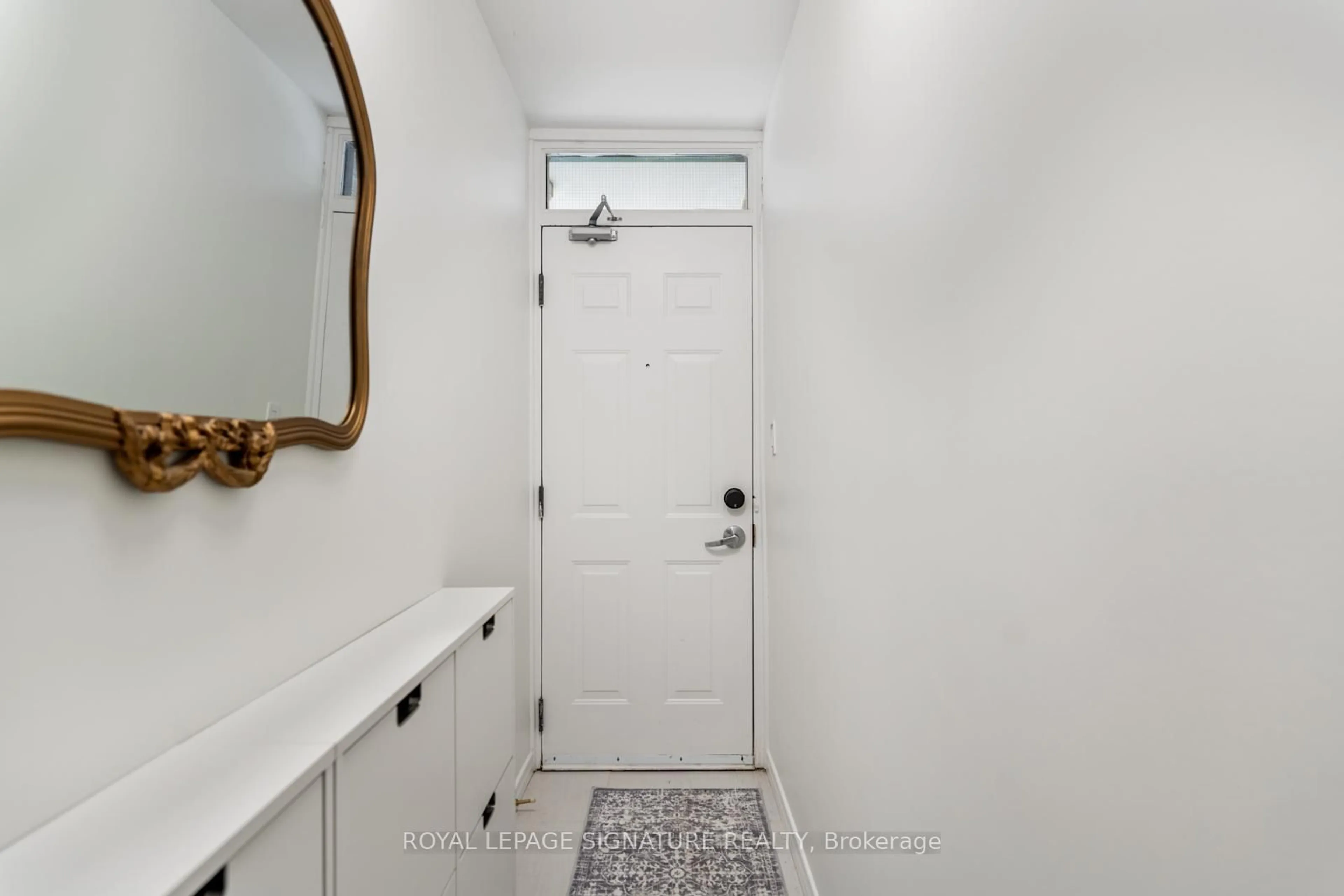 Indoor entryway for 26 Western Battery Rd #223, Toronto Ontario M6K 3N9