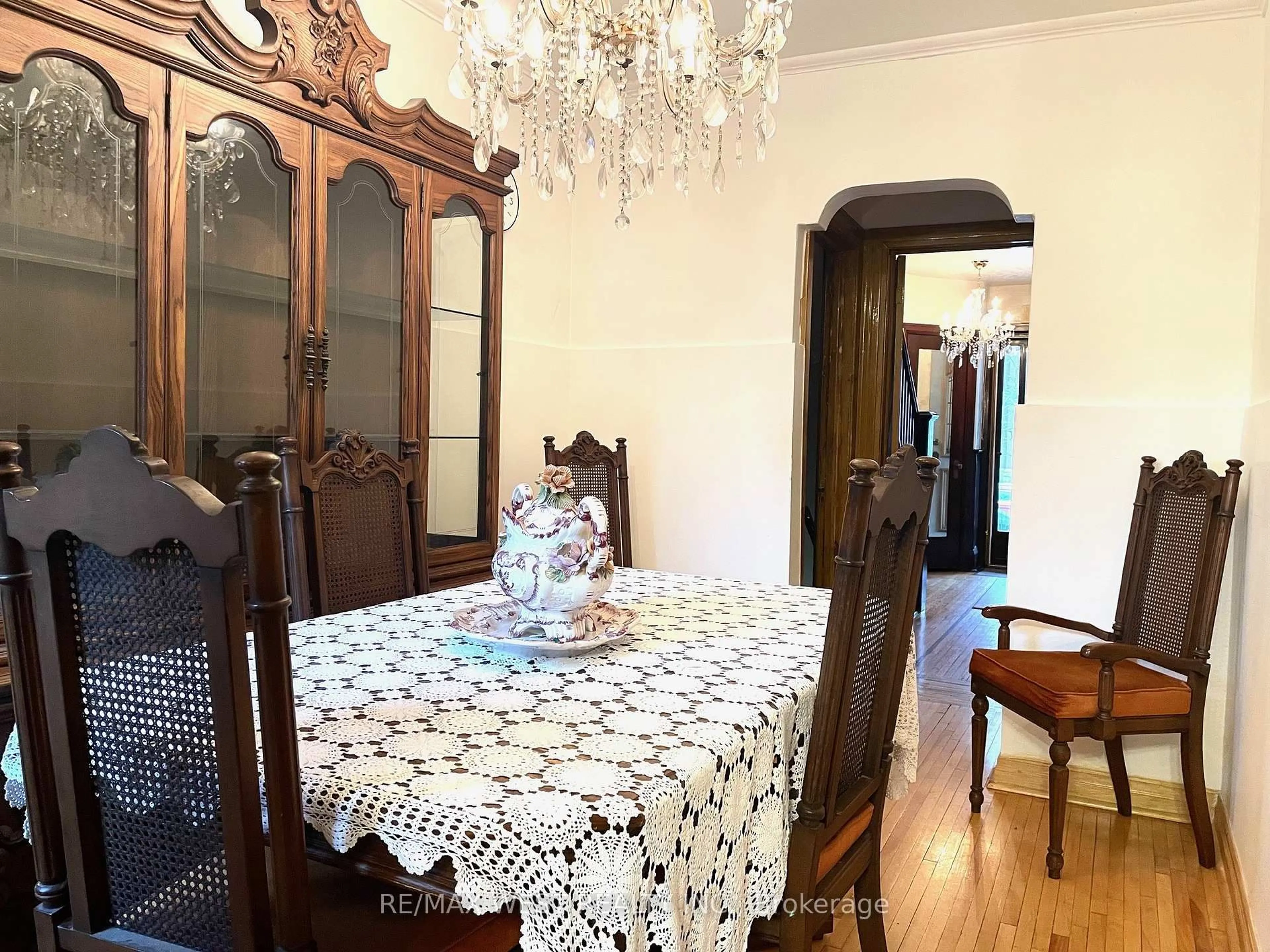 Dining room, unknown for 364 Roxton Rd, Toronto Ontario M6G 3R2