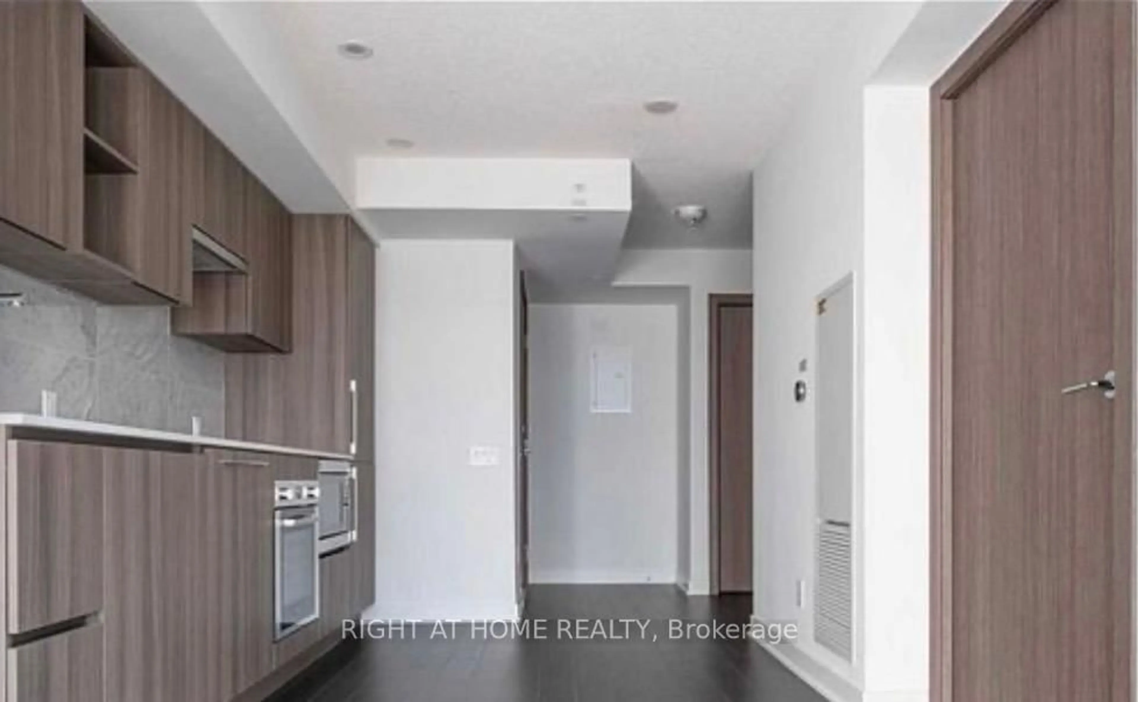 Unknown for 17 BATHURST St #3205, Toronto Ontario M5V 0N1