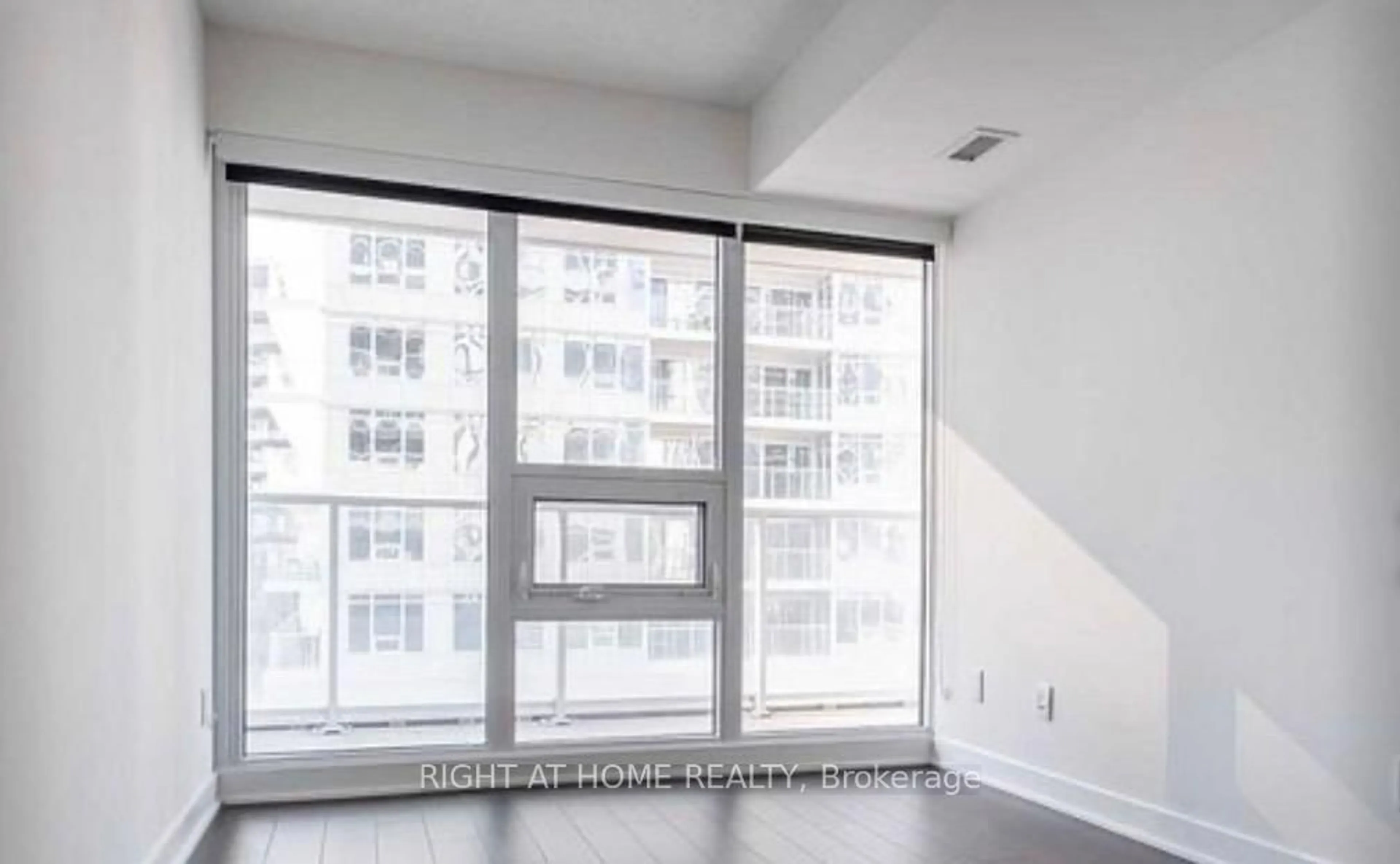 A pic of a room for 17 BATHURST St #3205, Toronto Ontario M5V 0N1