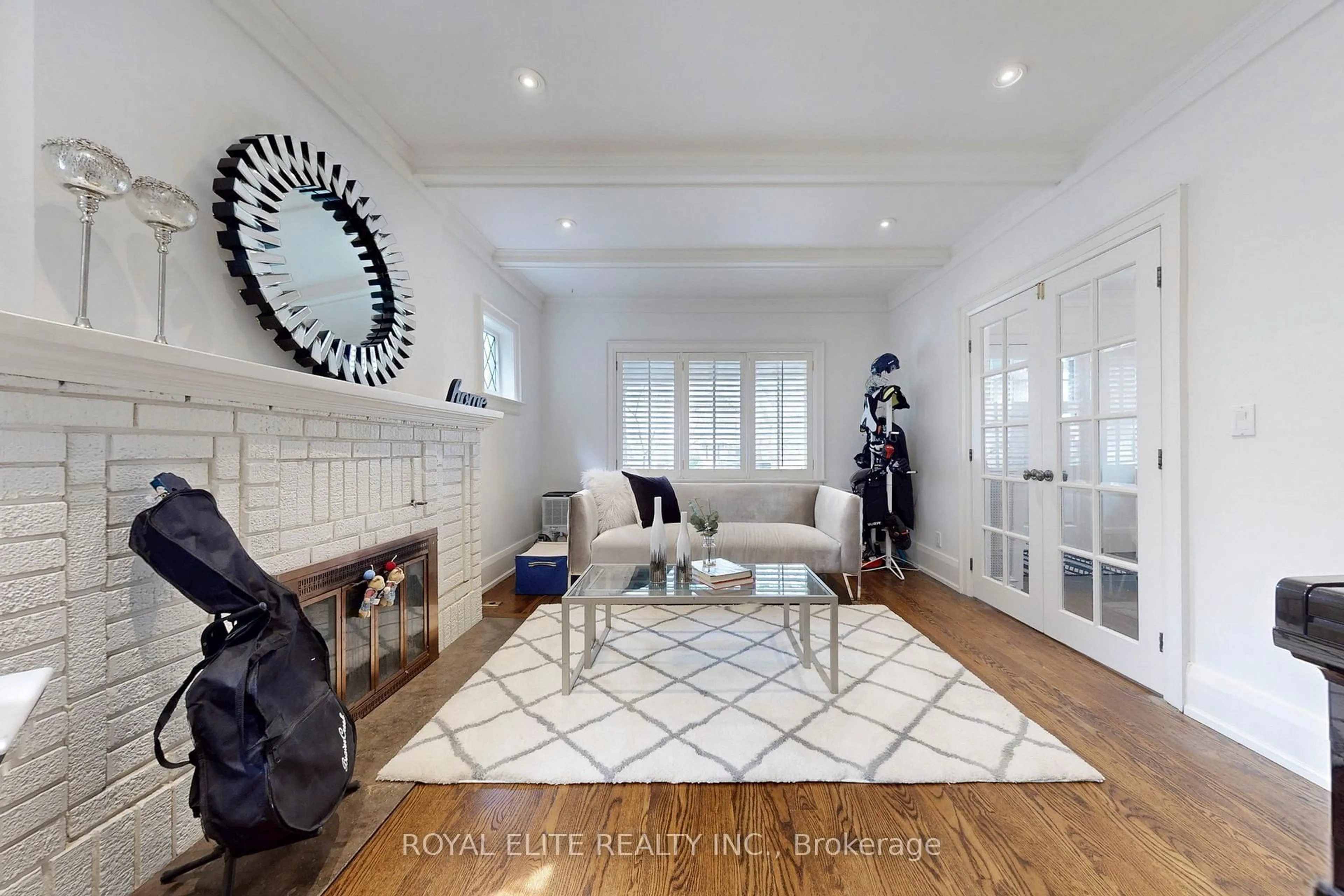 Living room with furniture, unknown for 177 Glengrove Ave, Toronto Ontario M4R 1P4