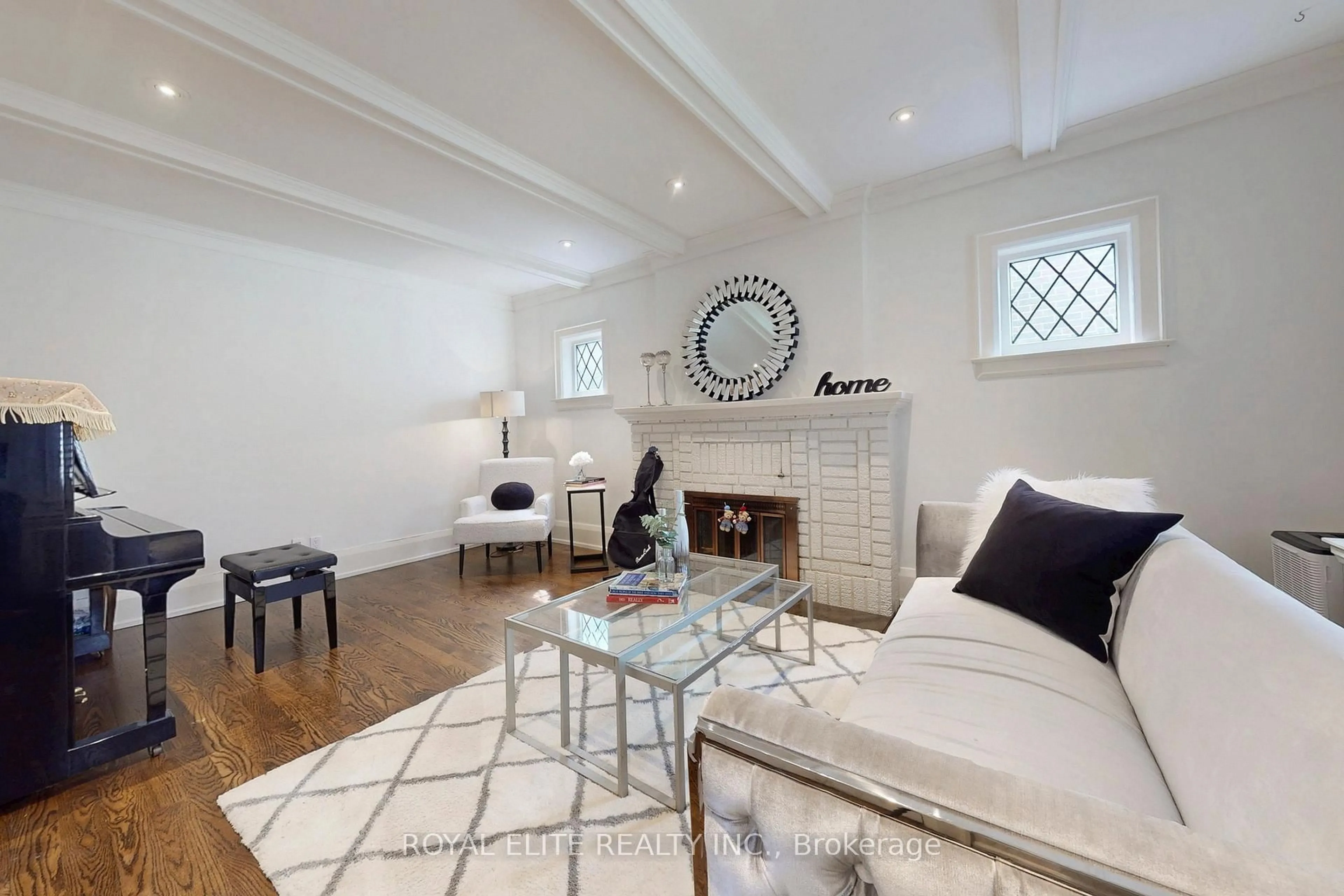 Living room with furniture, unknown for 177 Glengrove Ave, Toronto Ontario M4R 1P4