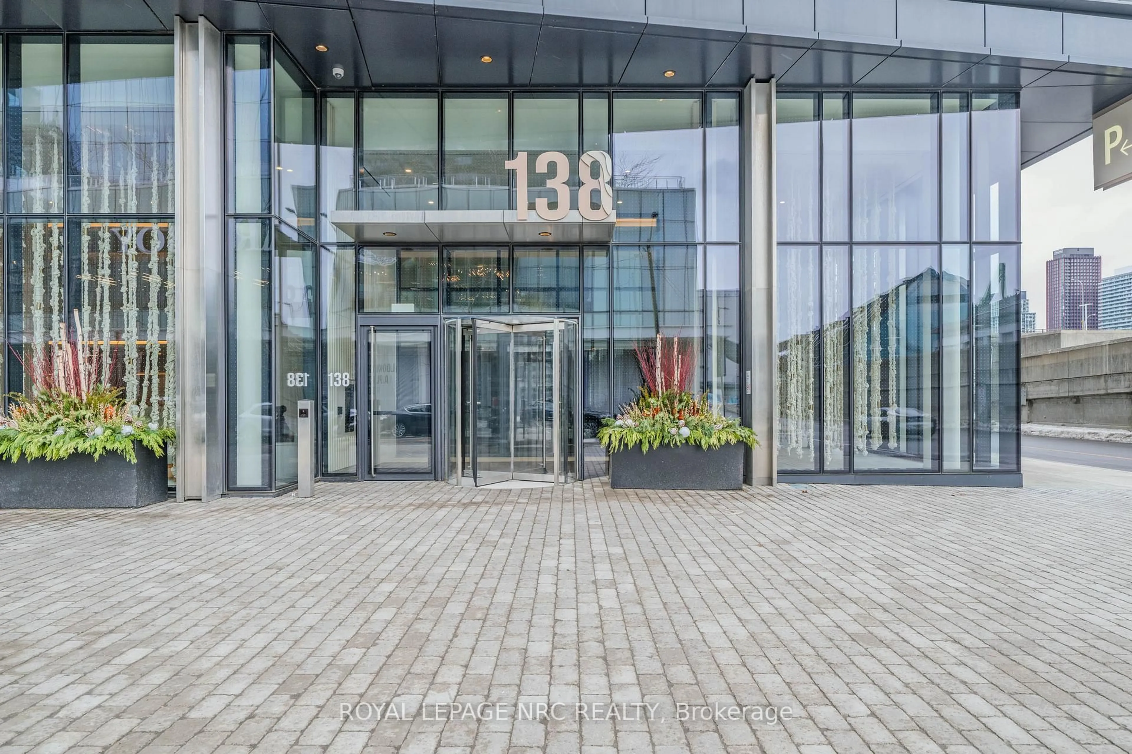 Indoor foyer for 138 Downes St #6908, Toronto Ontario M5E 0E4