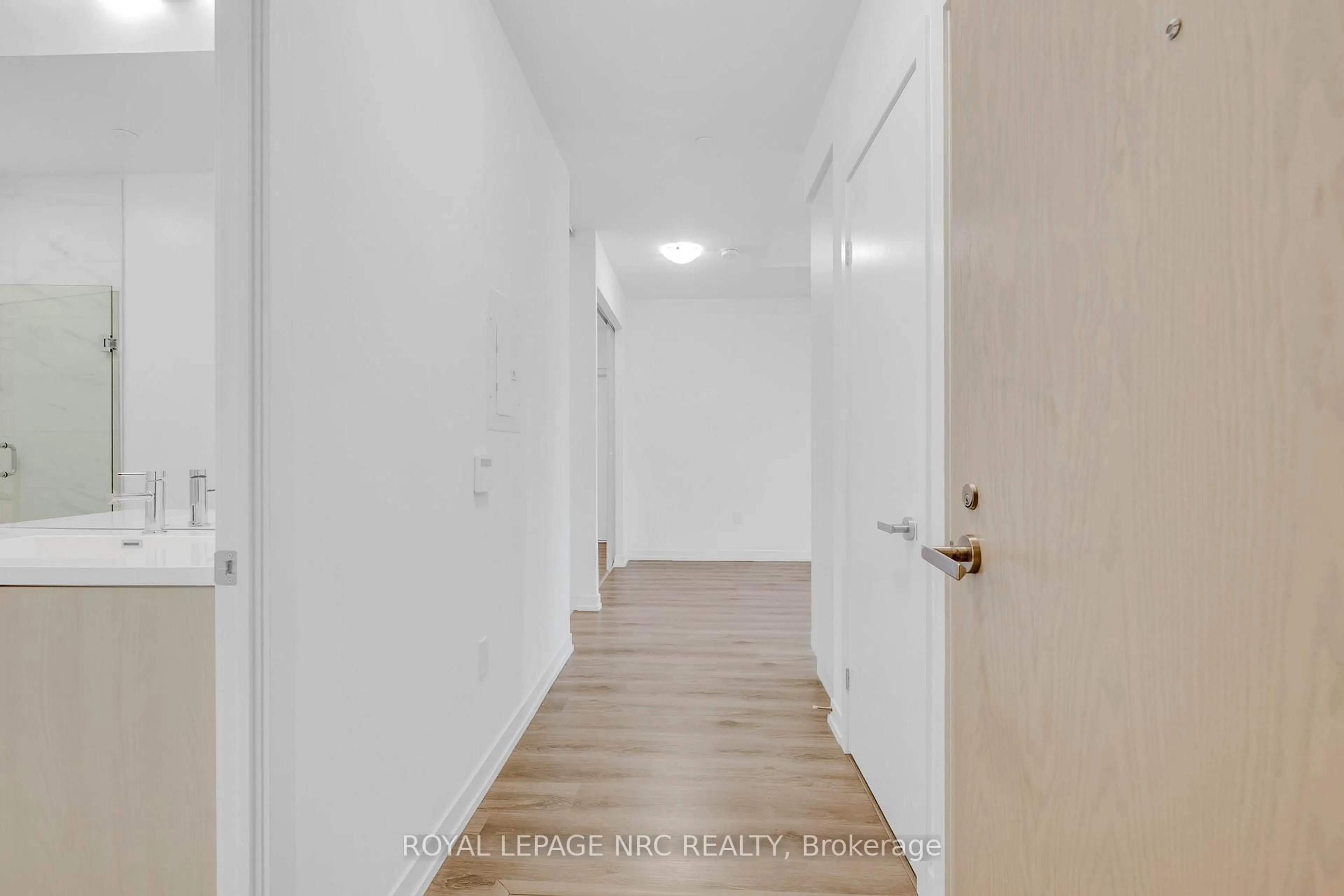 A pic of a room for 138 Downes St #6908, Toronto Ontario M5E 0E4