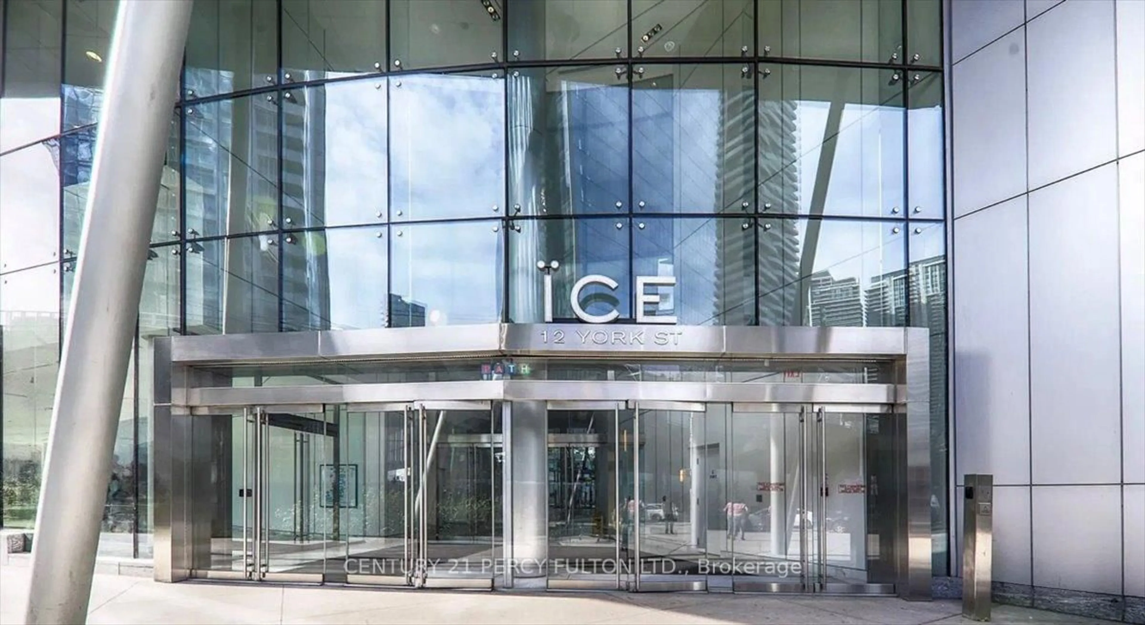 Indoor foyer for 1 Bloor St #313, Toronto Ontario M4W 0A8