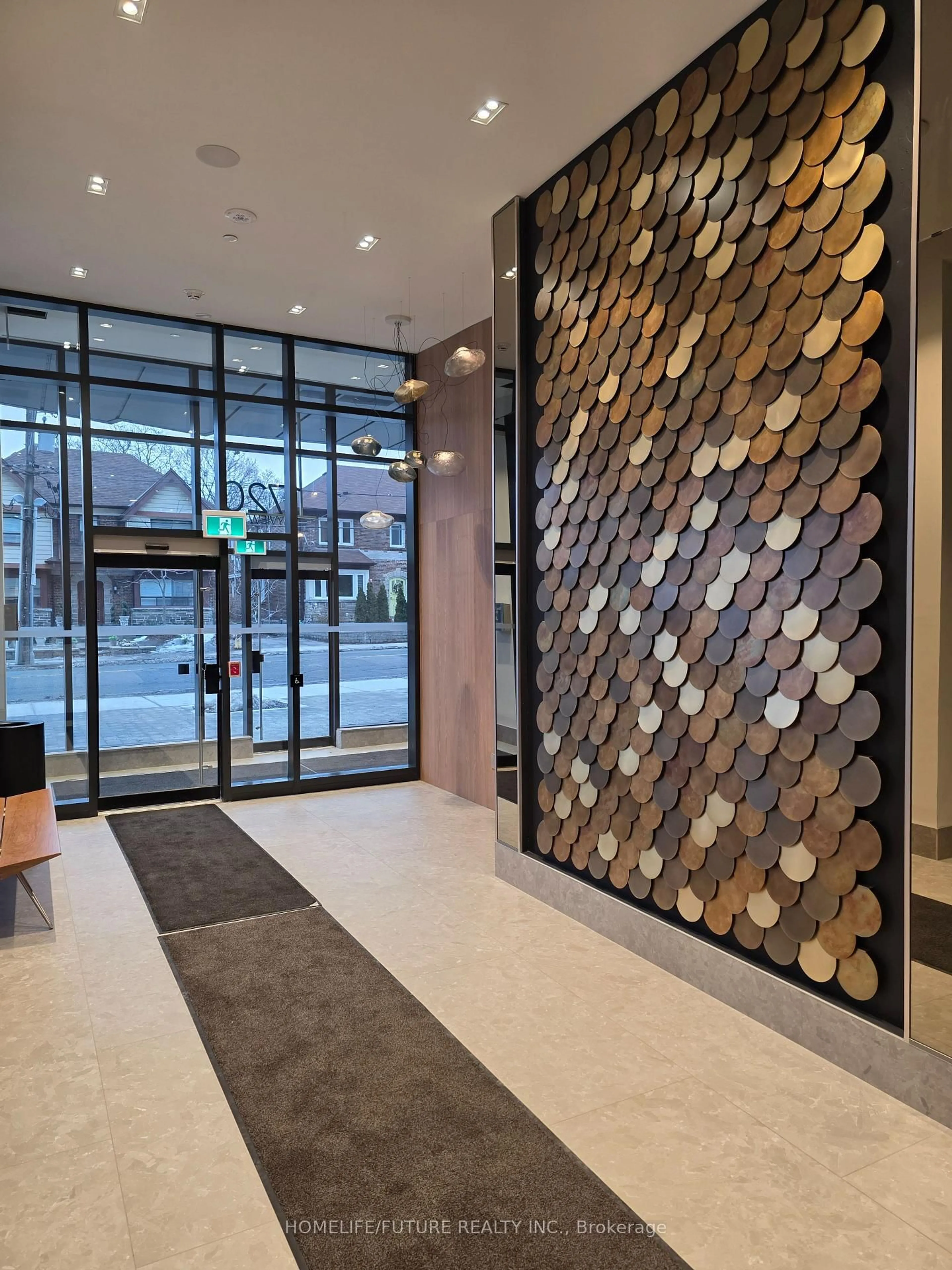 Indoor foyer for 1720 Bayview Ave #430, Toronto Ontario M4G 3C4