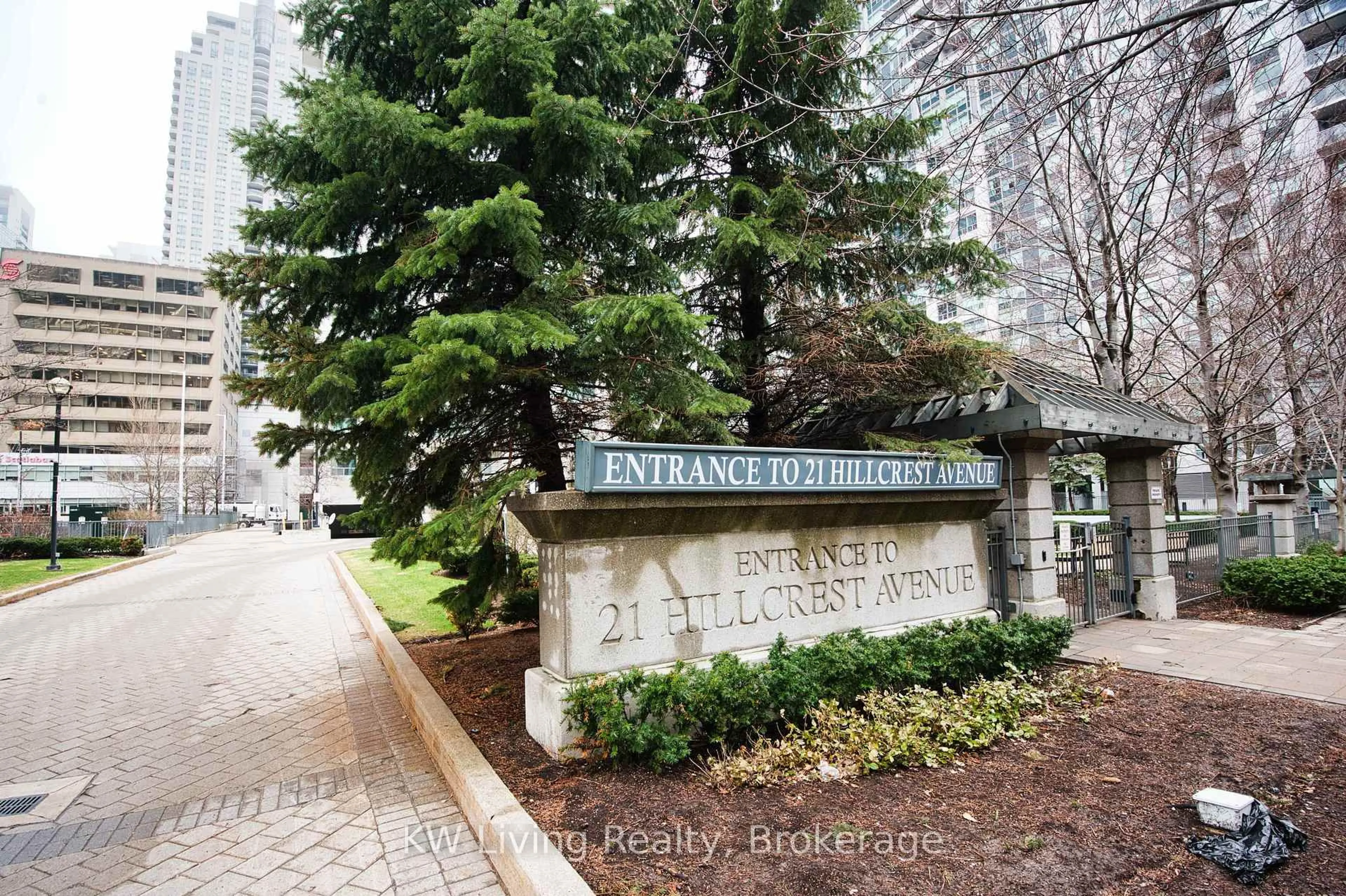 Indoor entryway for 21 Hillcrest Ave #2101, Toronto Ontario M2N 7K2
