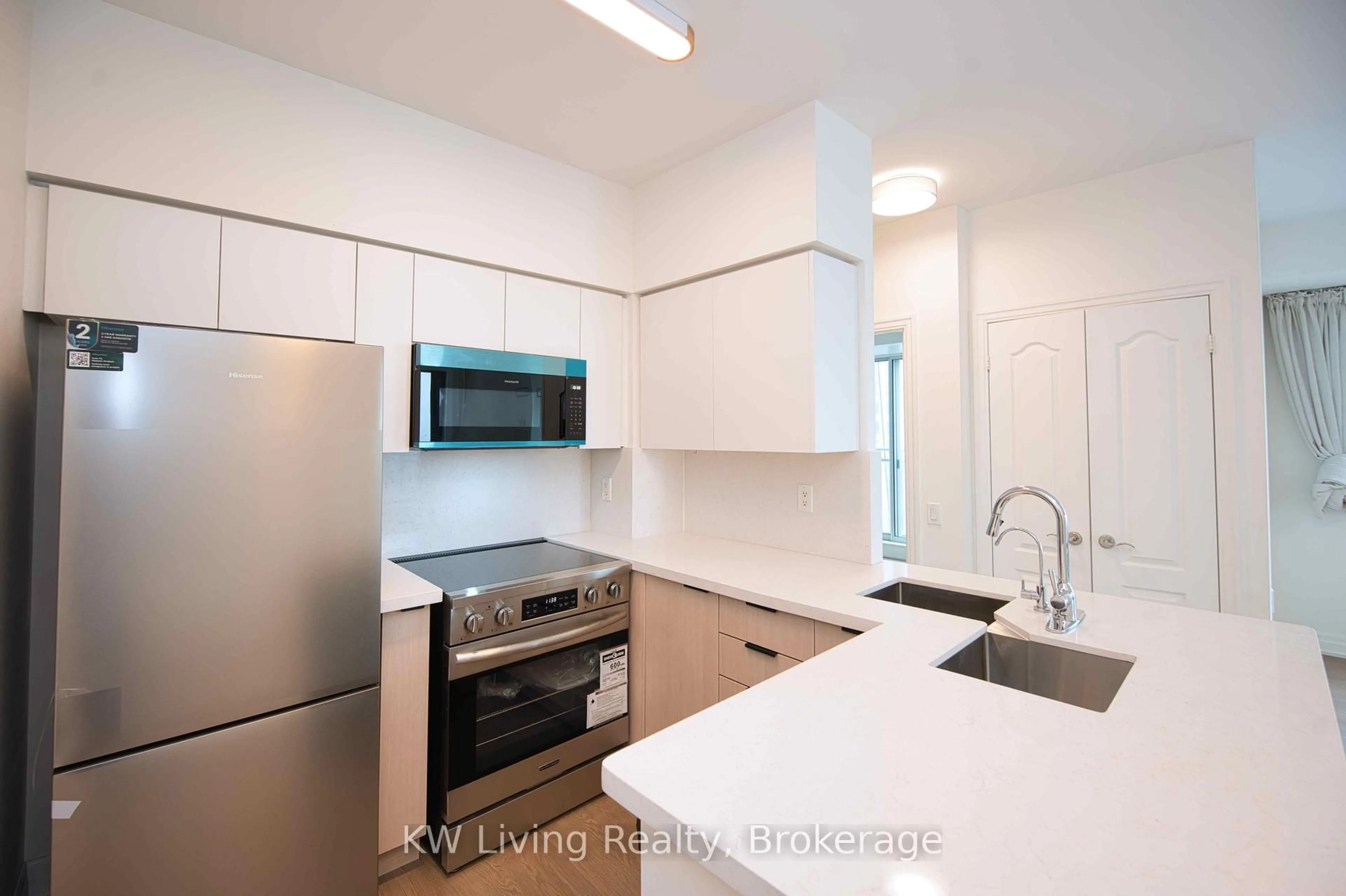 Standard kitchen, unknown for 21 Hillcrest Ave #2101, Toronto Ontario M2N 7K2