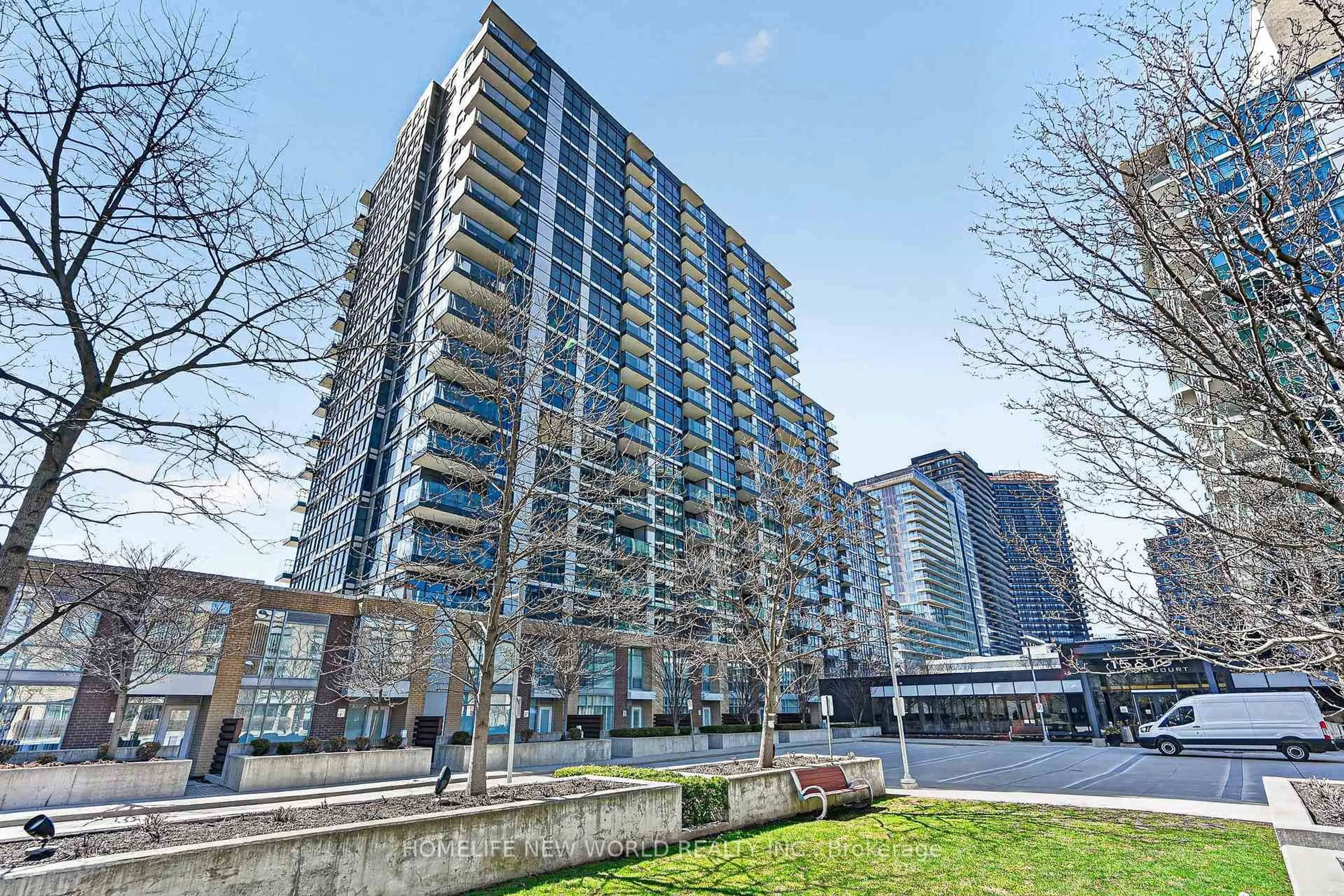 Patio, building for 19 Singer Crt #Th2, Toronto Ontario M2K 0B2