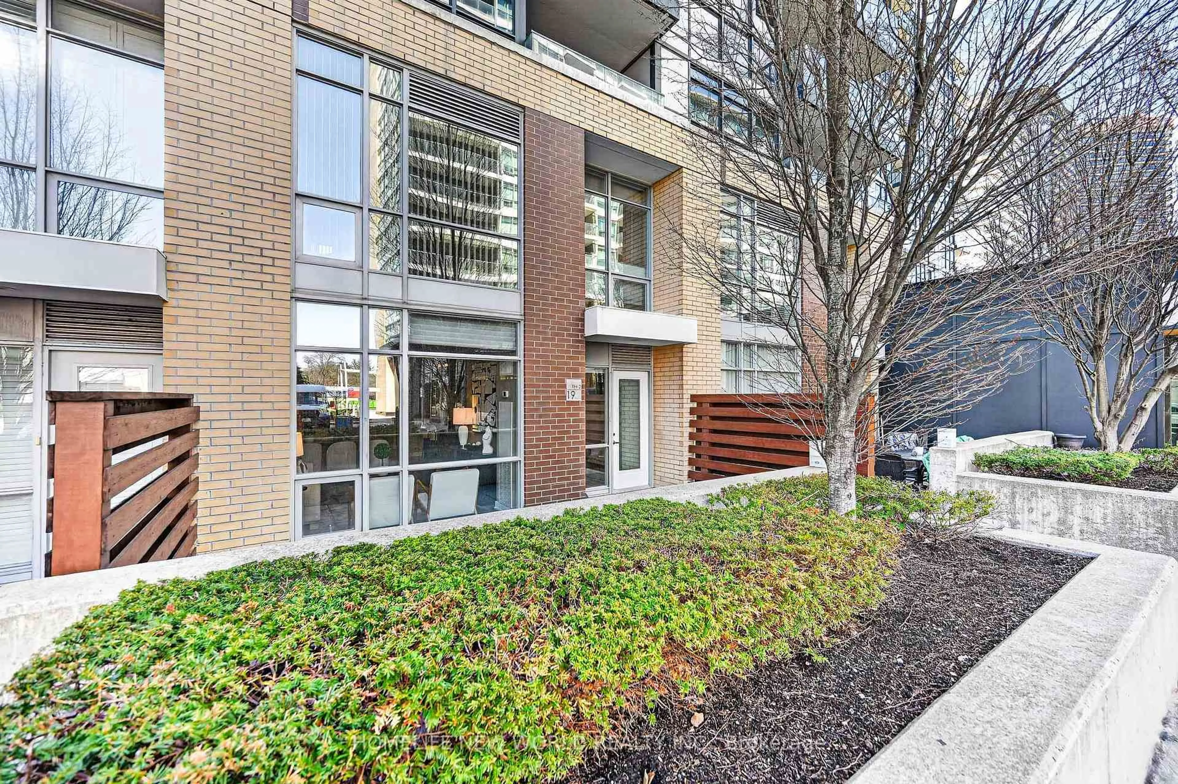 Unknown for 19 Singer Crt #Th2, Toronto Ontario M2K 0B2