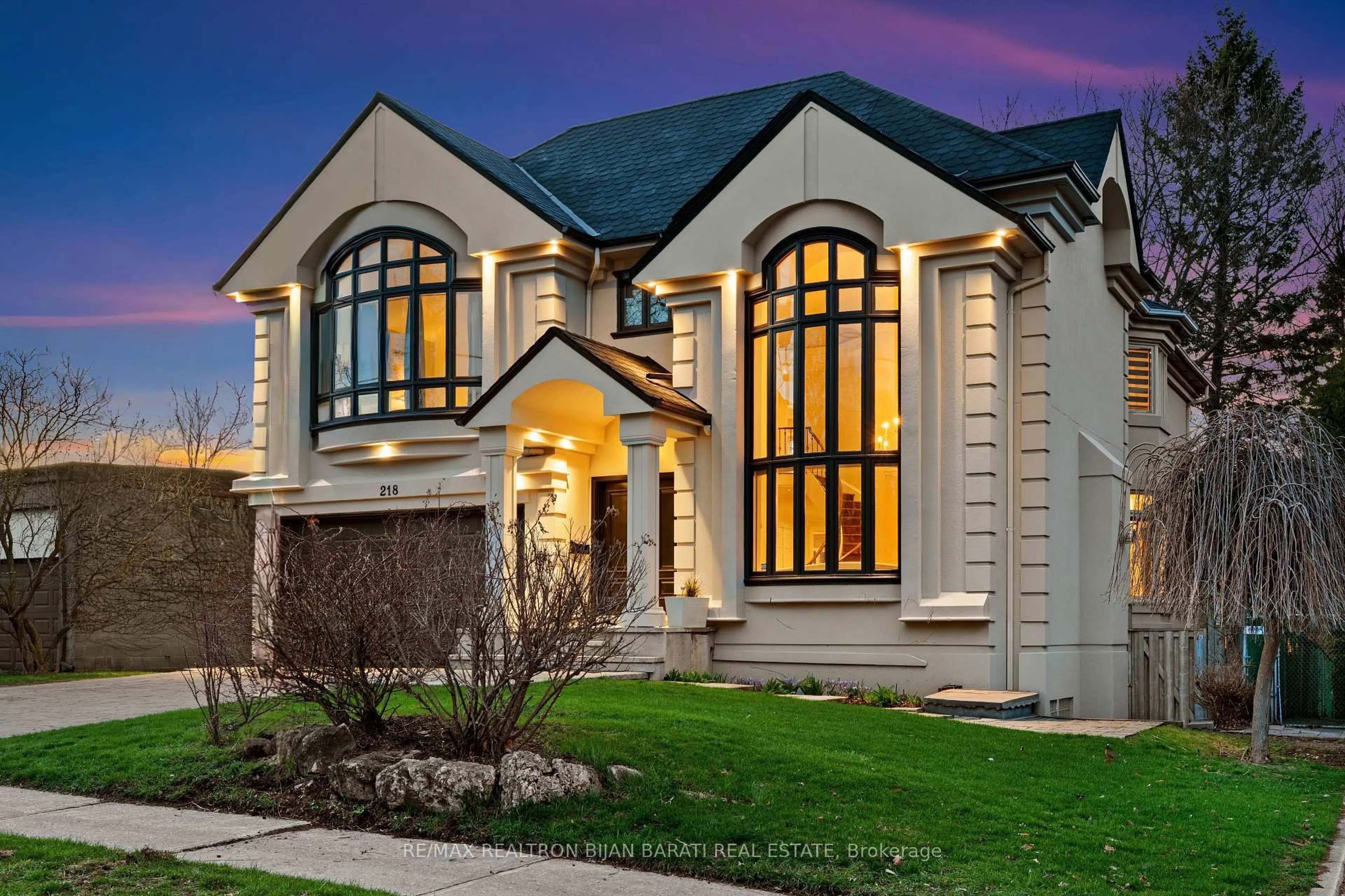 Home with brick exterior material, street for 218 Hillcrest Ave, Toronto Ontario M2N 3P2