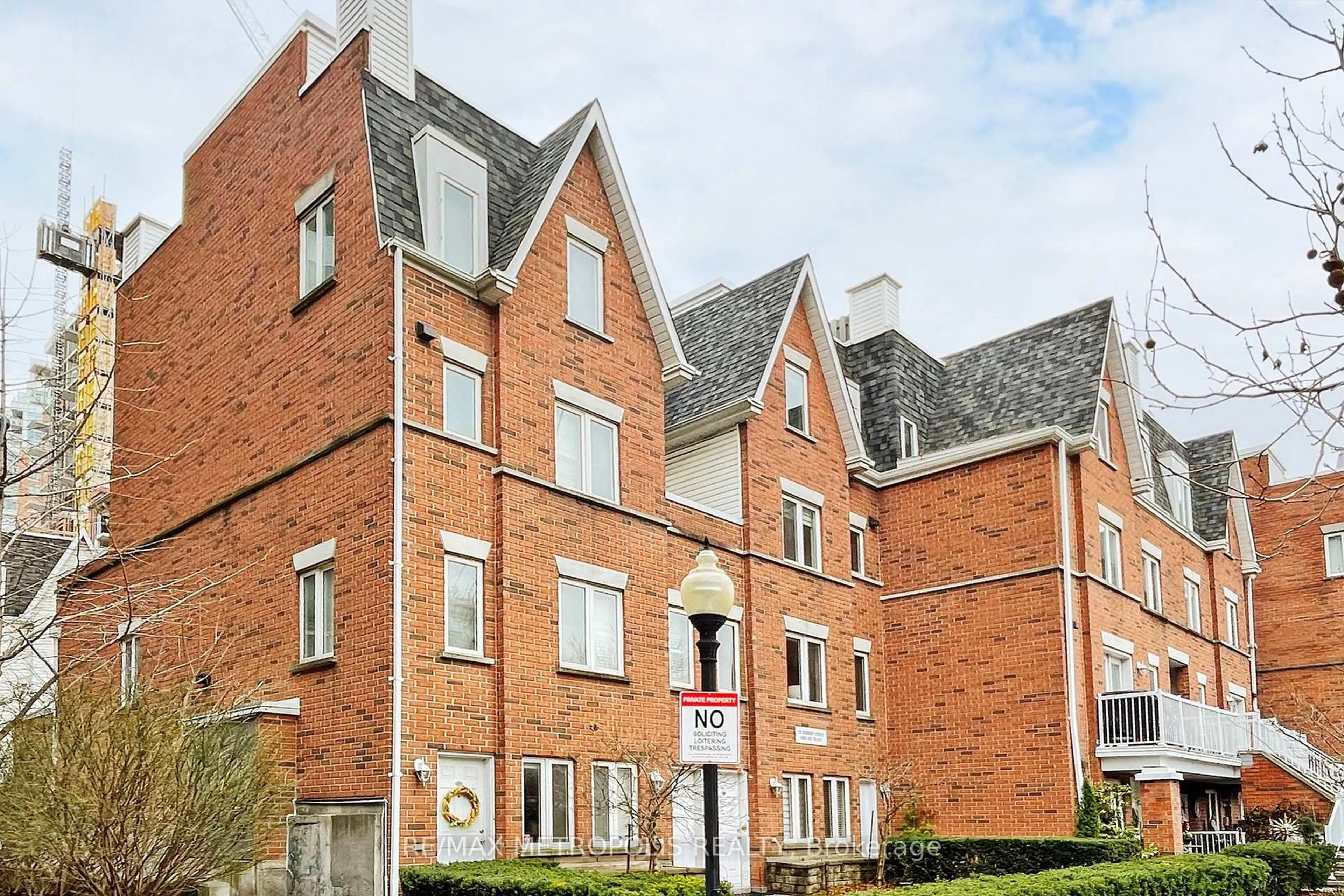 Home with brick exterior material, building for 12 Sudbury St #404, Toronto Ontario M6J 3W7