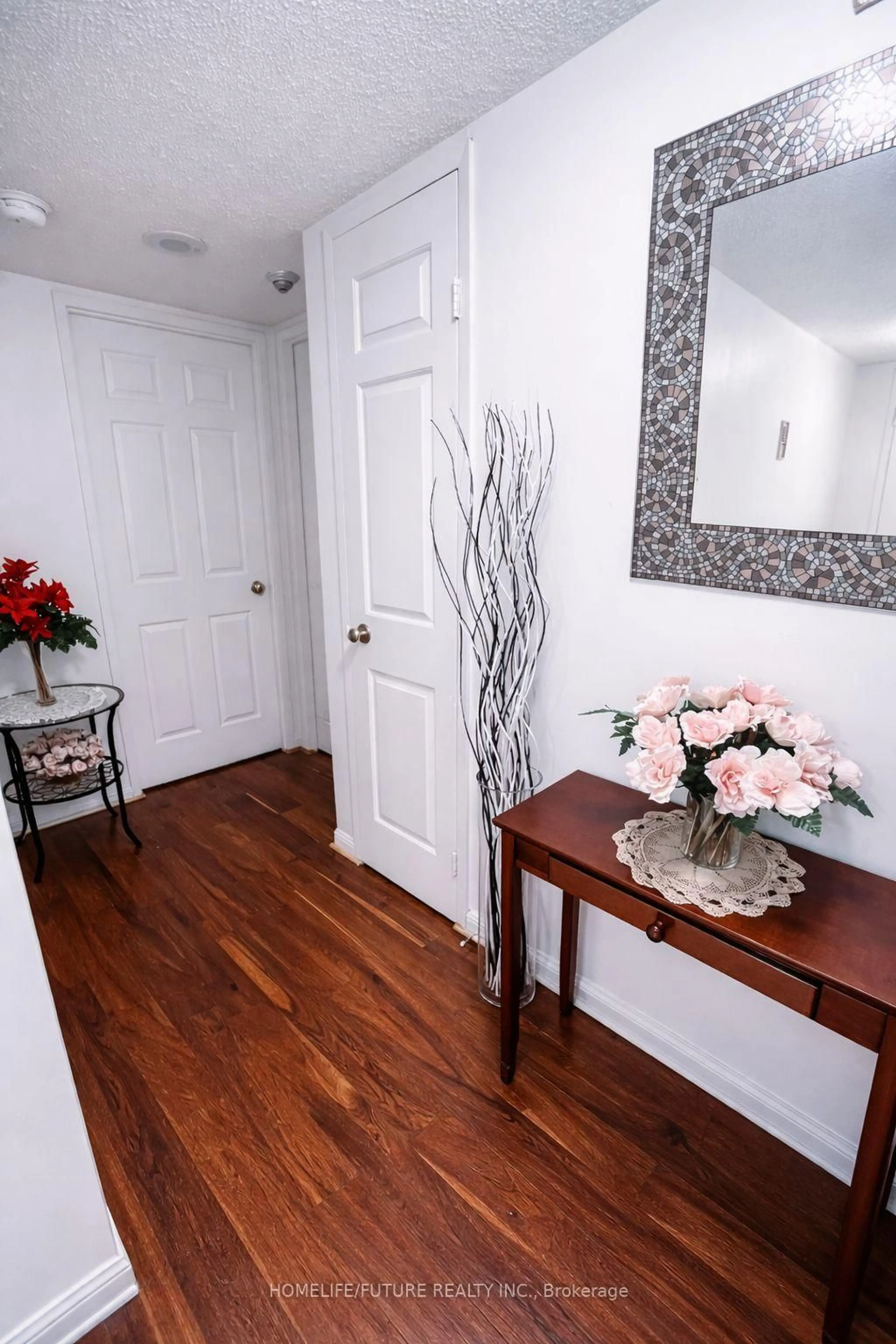 Indoor entryway for 245 The Don Way #112, Toronto Ontario M3B 3M2