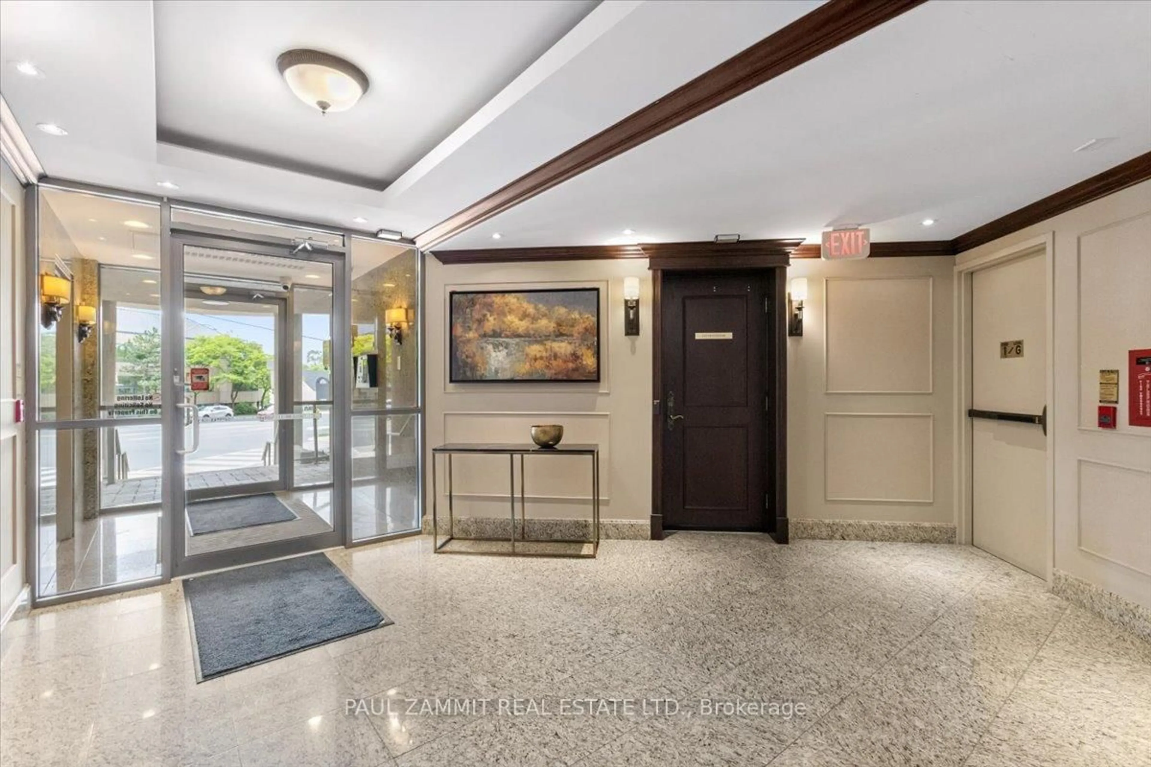 Indoor foyer for 1 Clairtrell Rd #101, Toronto Ontario M2N 7H6