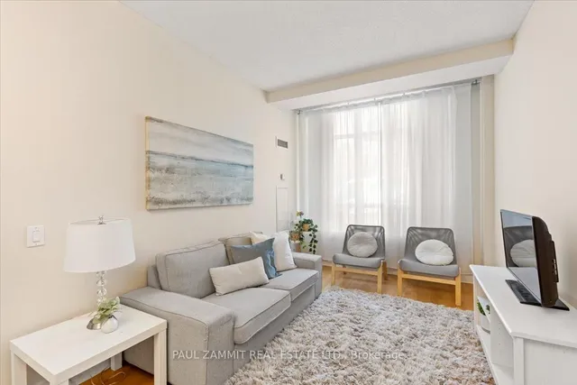 1 Clairtrell Rd #101, Toronto 5