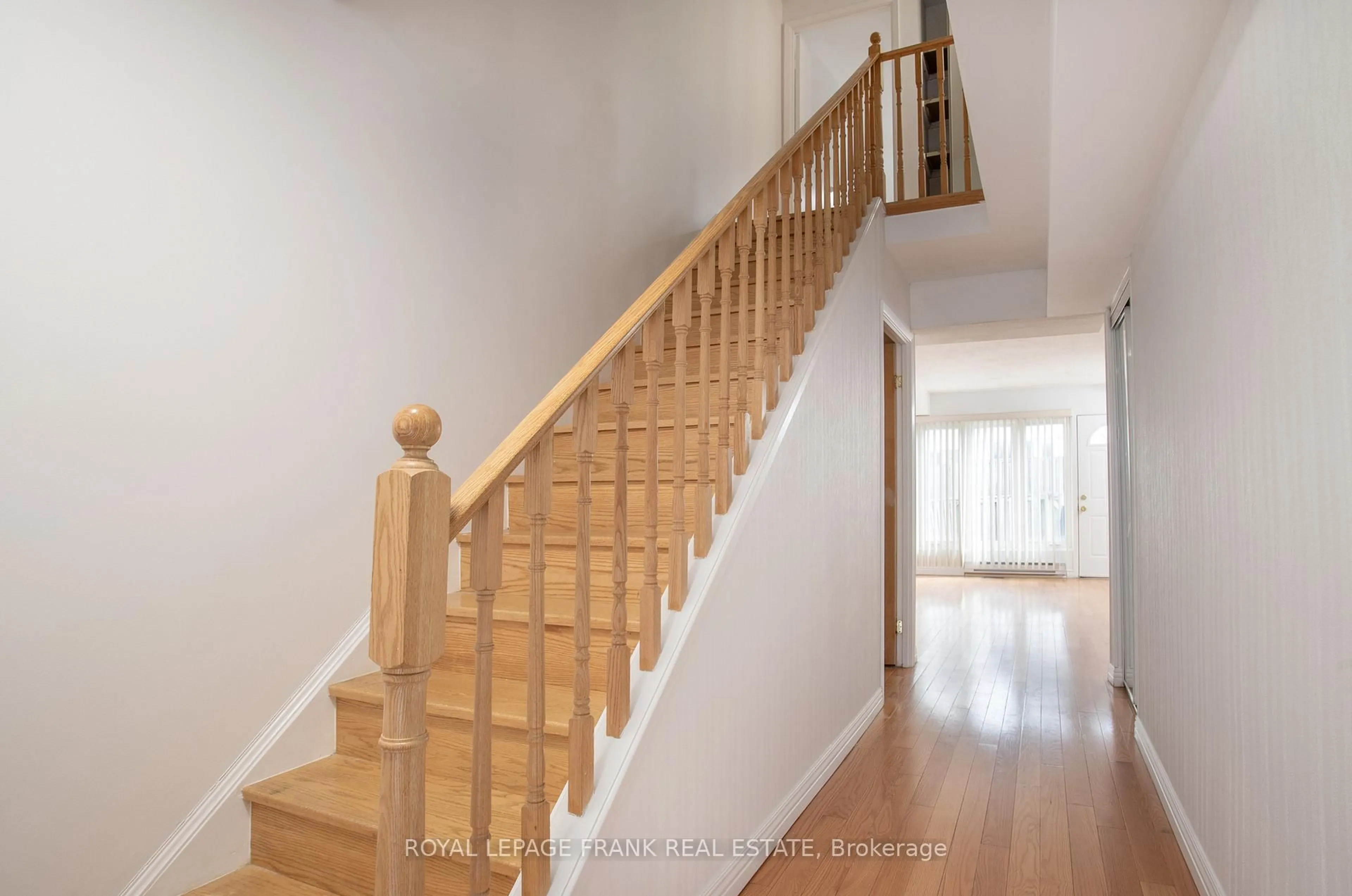 Stairs for 3 Rock Fern Way #262, Toronto Ontario M2J 4N9