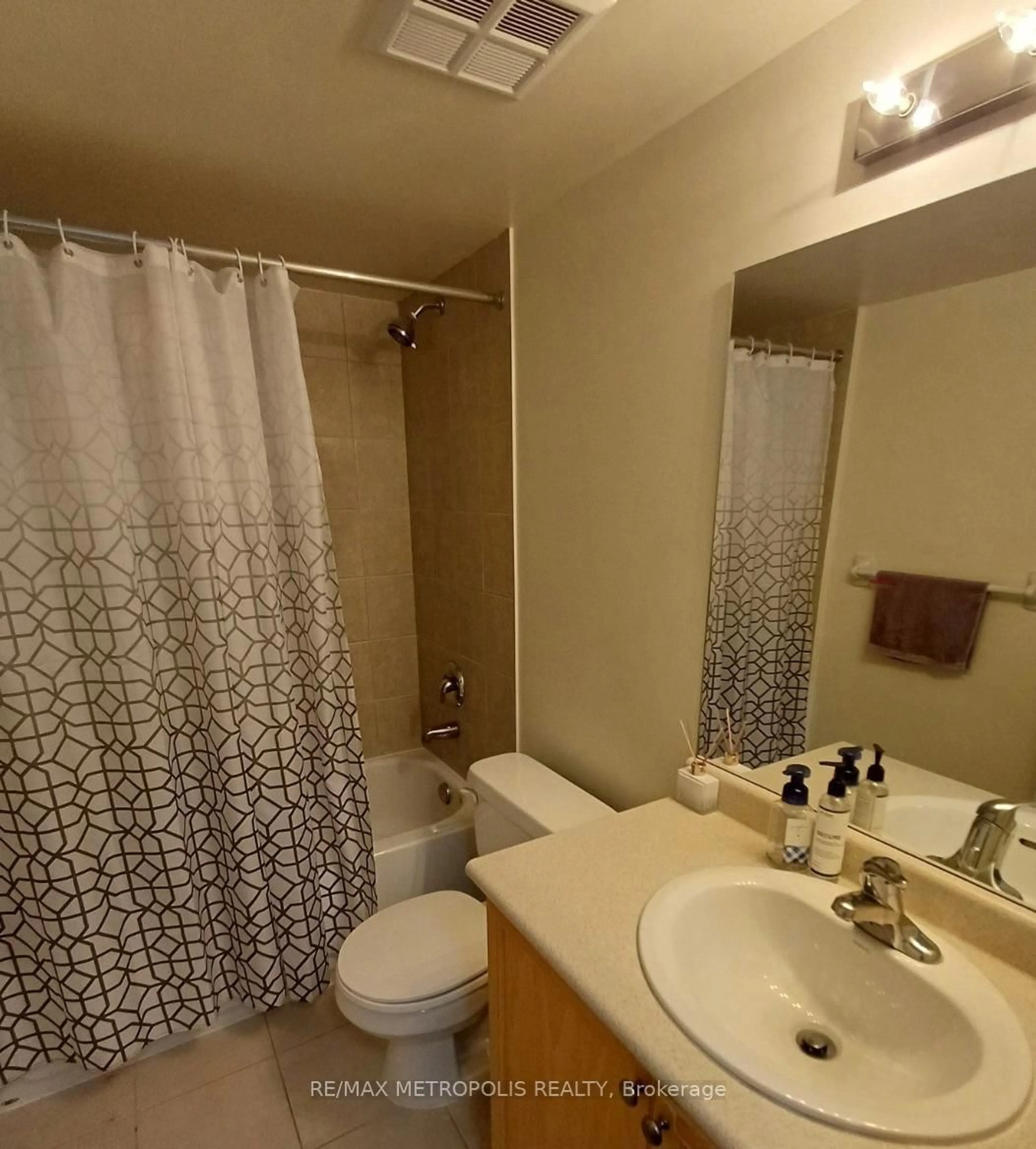 Standard bathroom, unknown for 45 Cedarcroft Blvd #12, Toronto Ontario M2R 3Y2