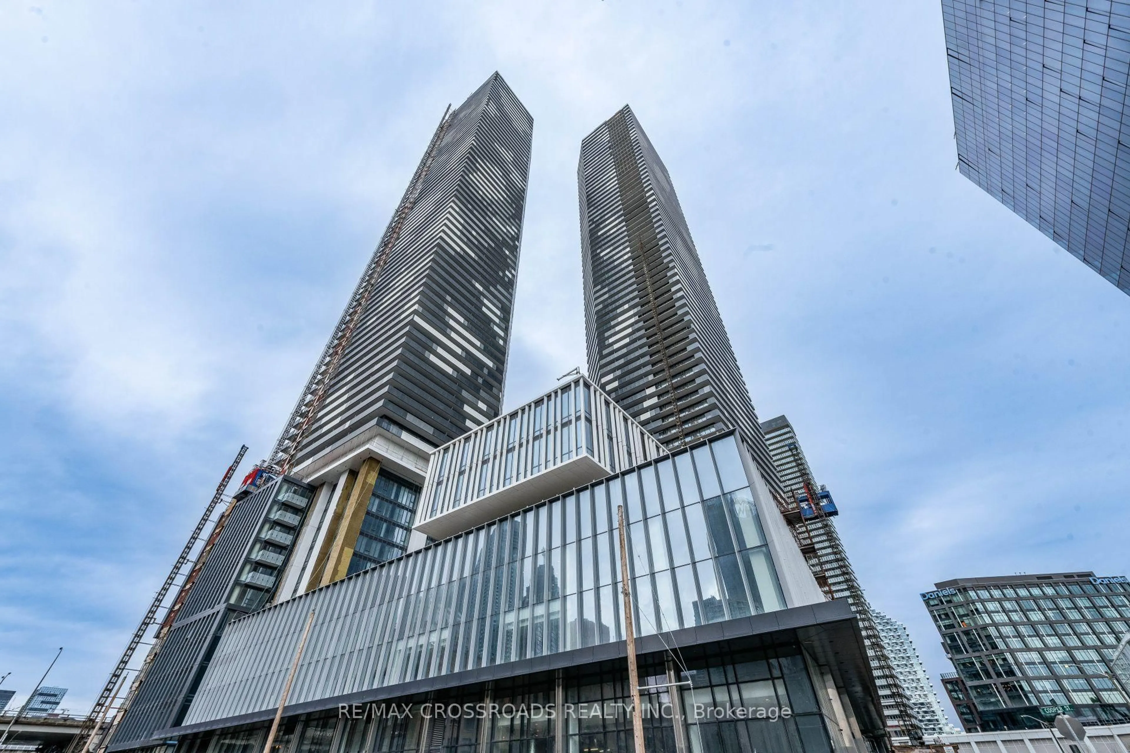 Indoor foyer for 55 Cooper St #2507, Toronto Ontario M5E 0G1