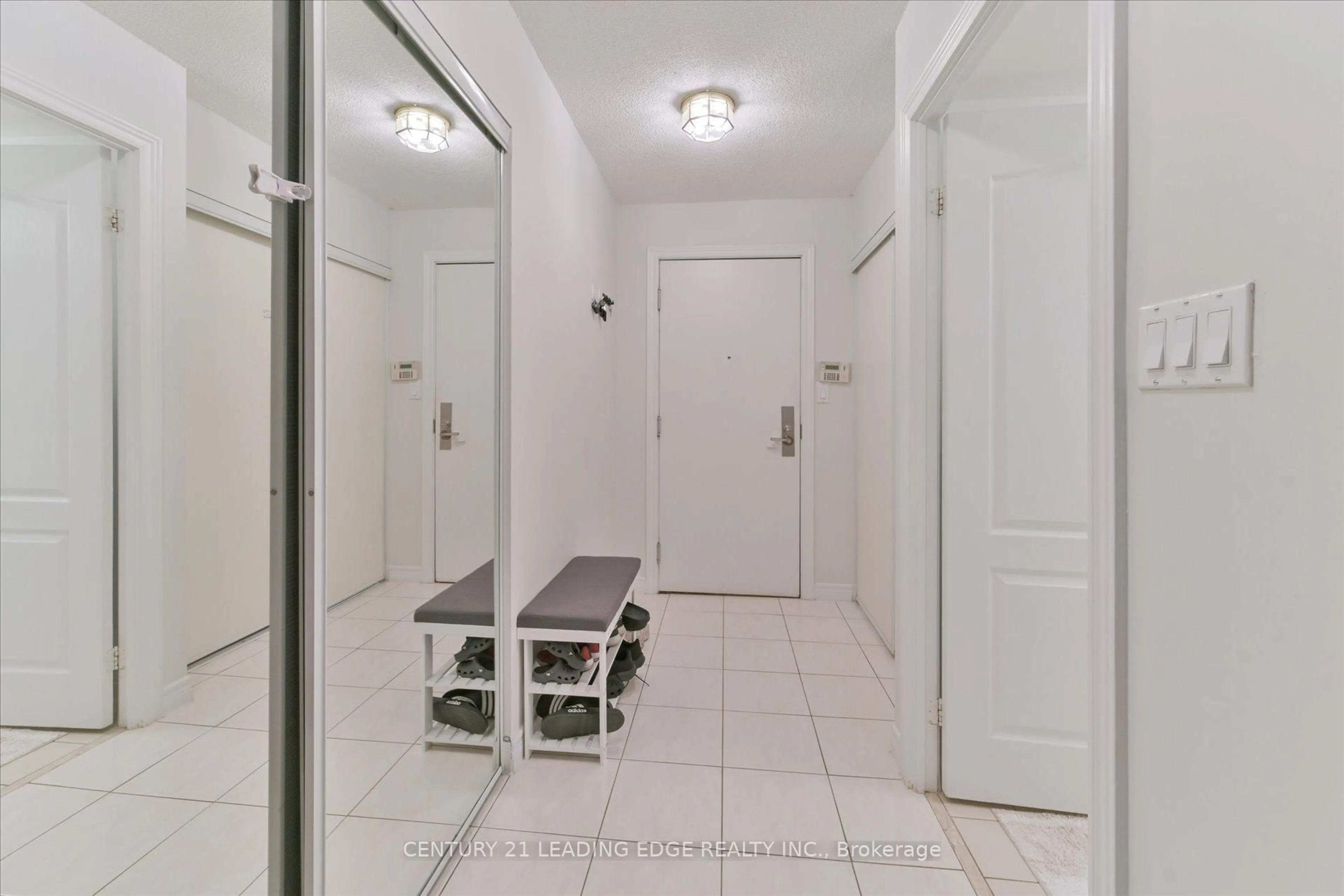 Indoor entryway for 88 Grandview Way #1205, Toronto Ontario M2N 6V6