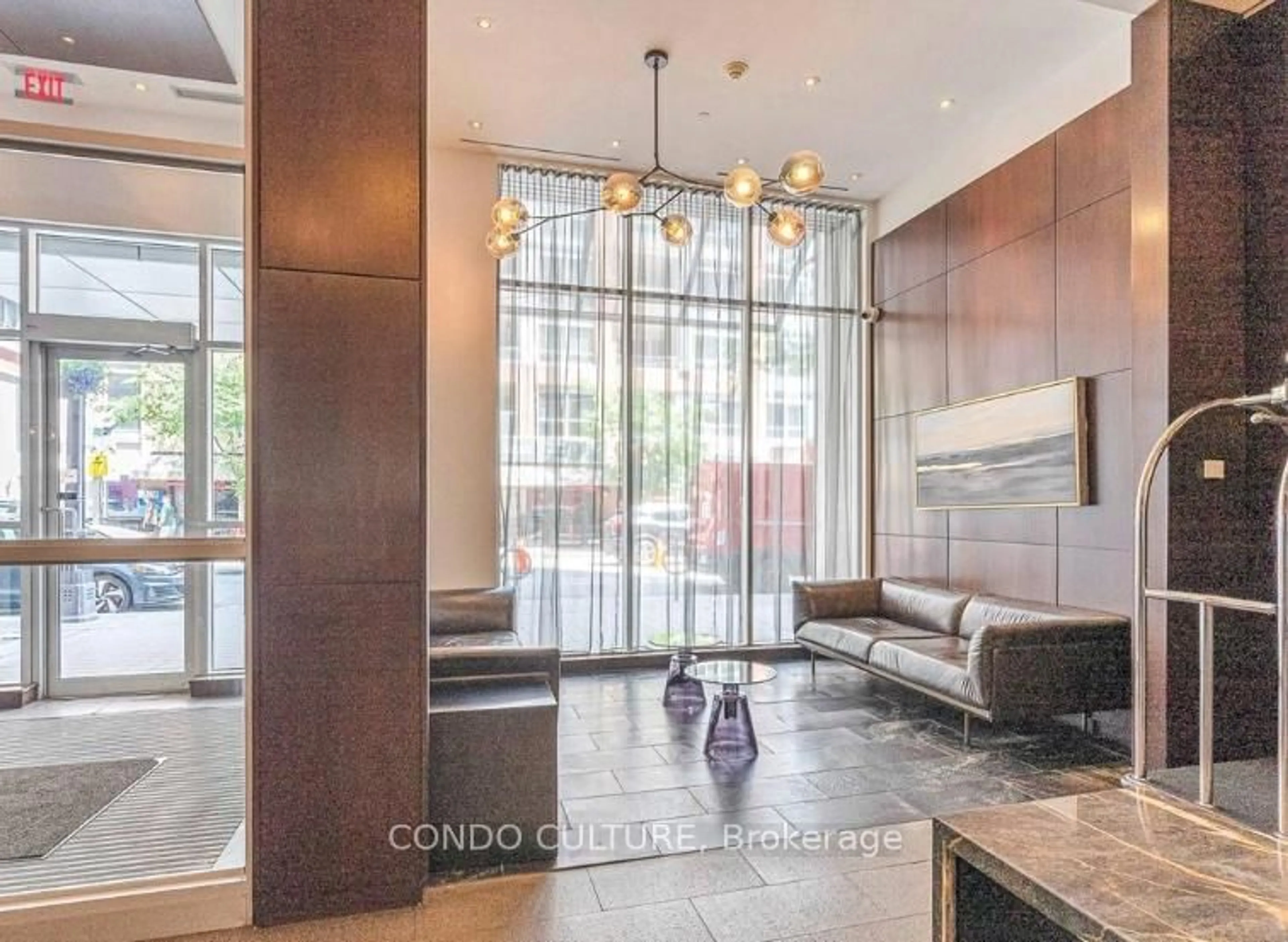 Indoor foyer for 36 Blue Jays Way #1113, Toronto Ontario M5V 3T3