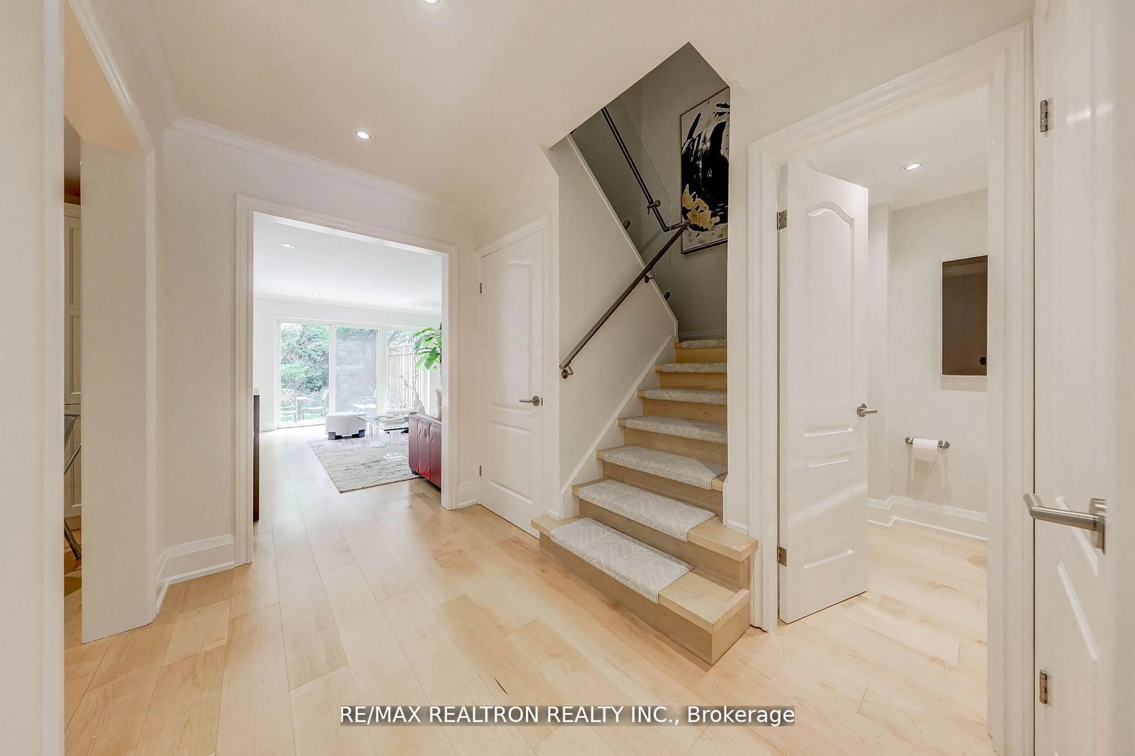 Unknown for 14 Anvil Millway, Toronto Ontario M2L 1R1