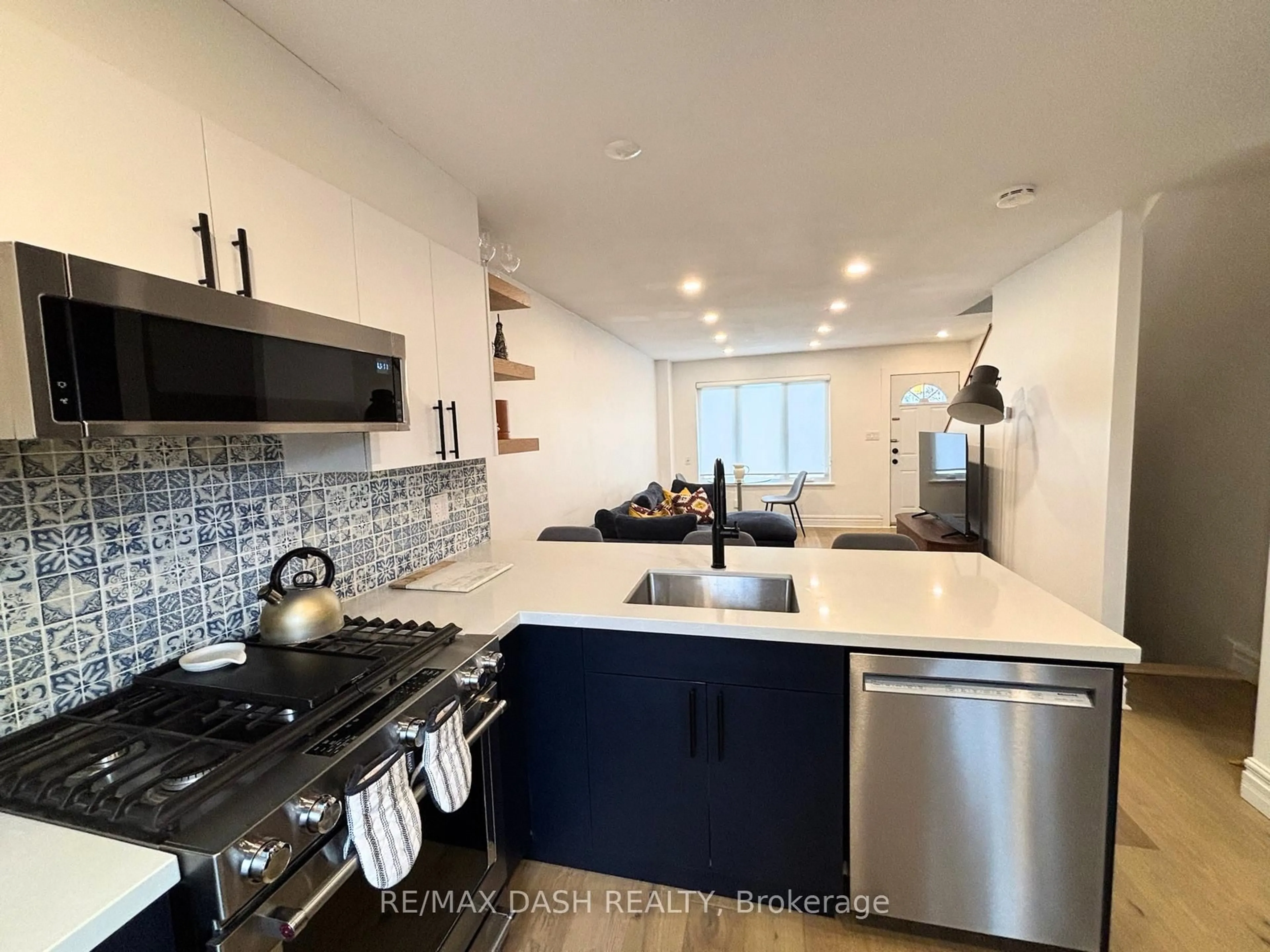 Open concept kitchen, ceramic/tile floor for 3312 Bathurst St, Toronto Ontario M6A 2B6