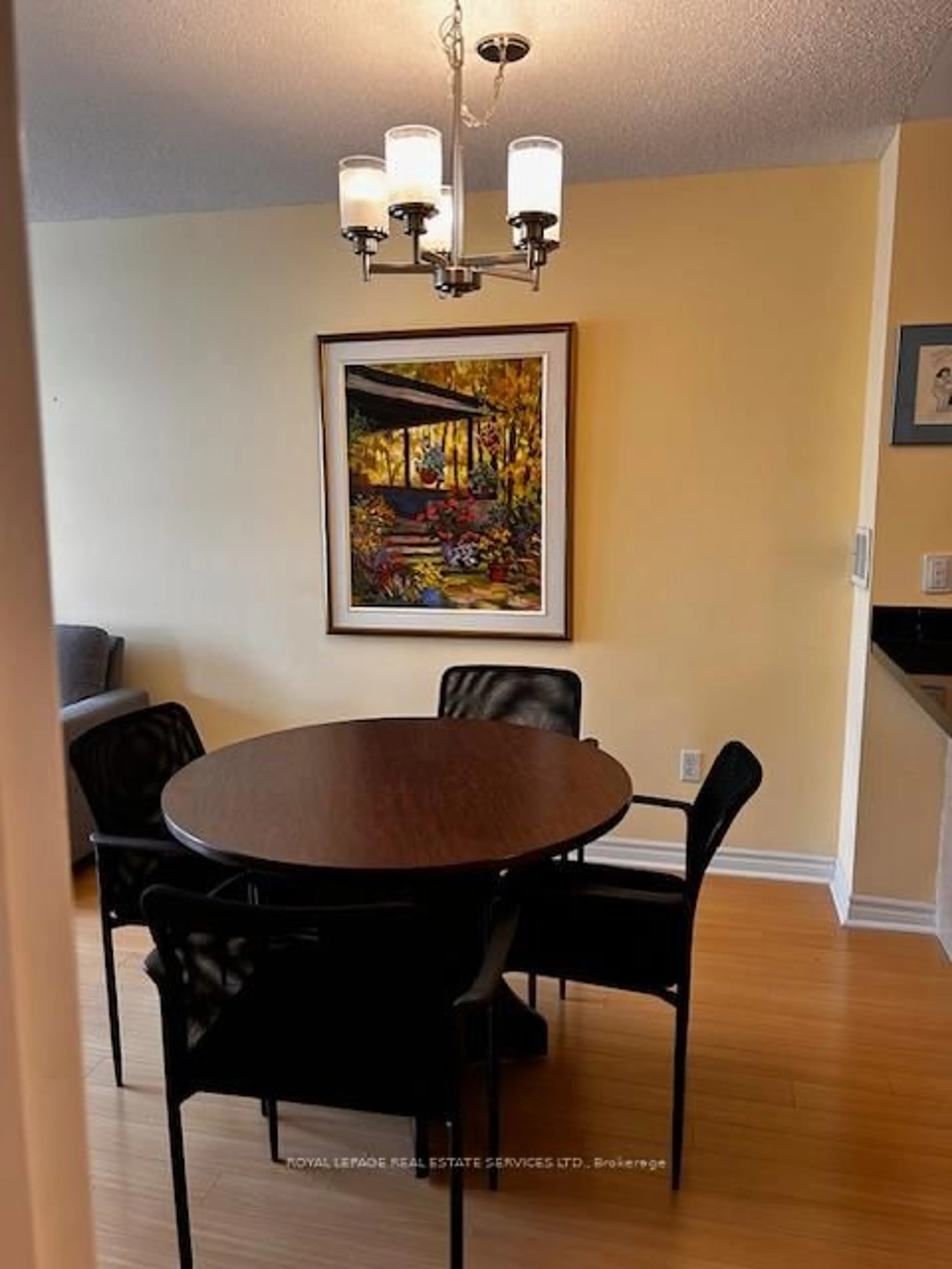 Dining room, wood/laminate floor for 195 Merton St #212, Toronto Ontario M4S 3H6