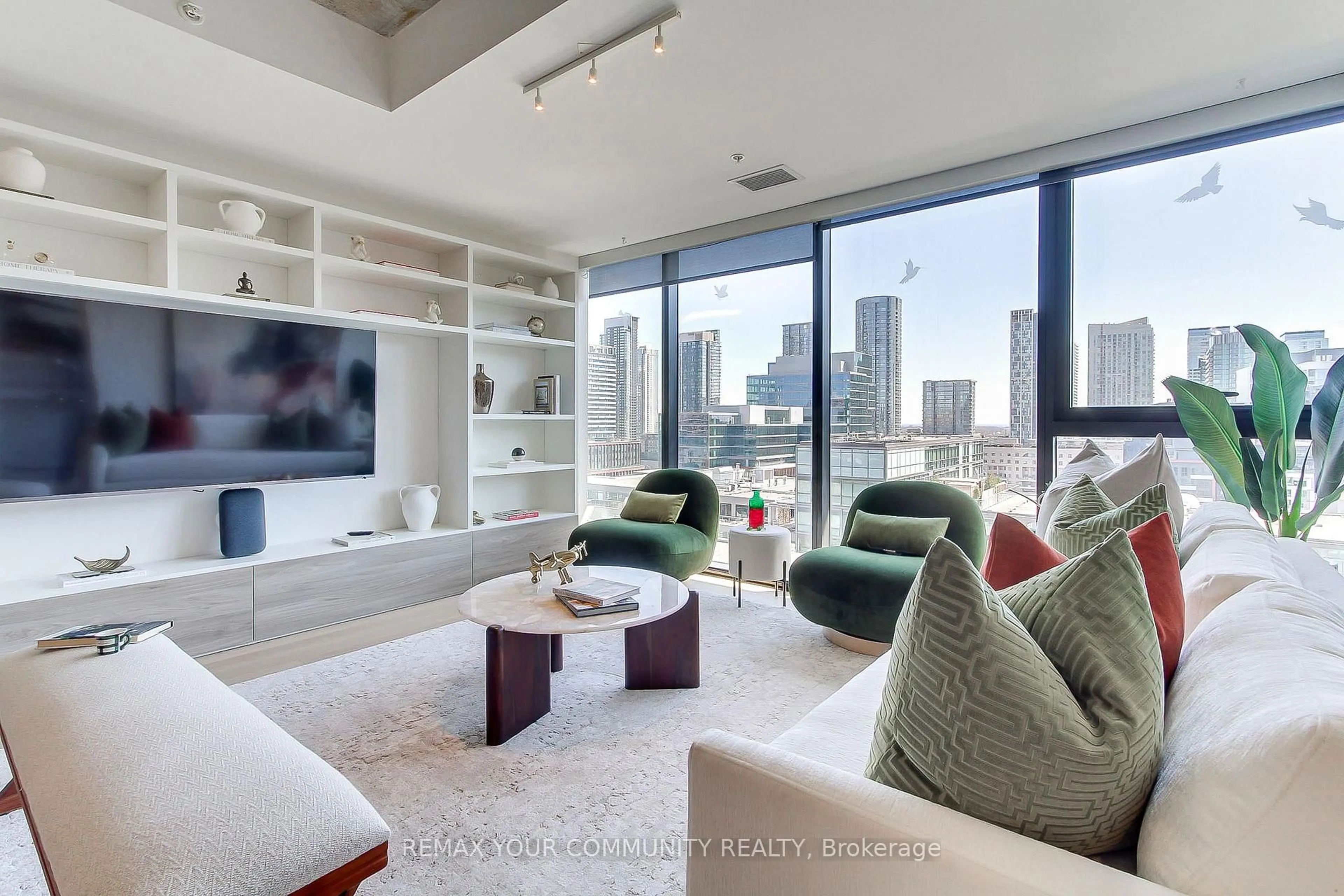 Living room with furniture, unknown for 629 King St #1224, Toronto Ontario M5V 0G9