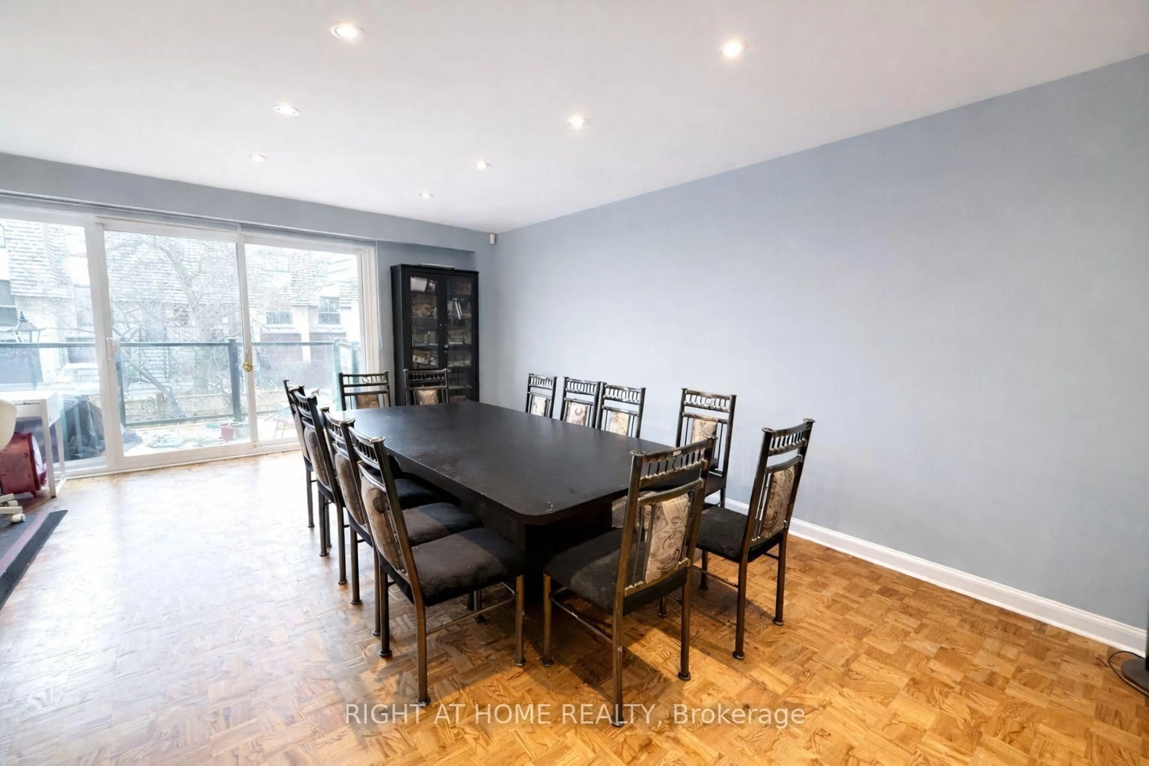 Dining room, wood/laminate floor for 6 Glade Carse Way #22, Toronto Ontario M2R 3H1
